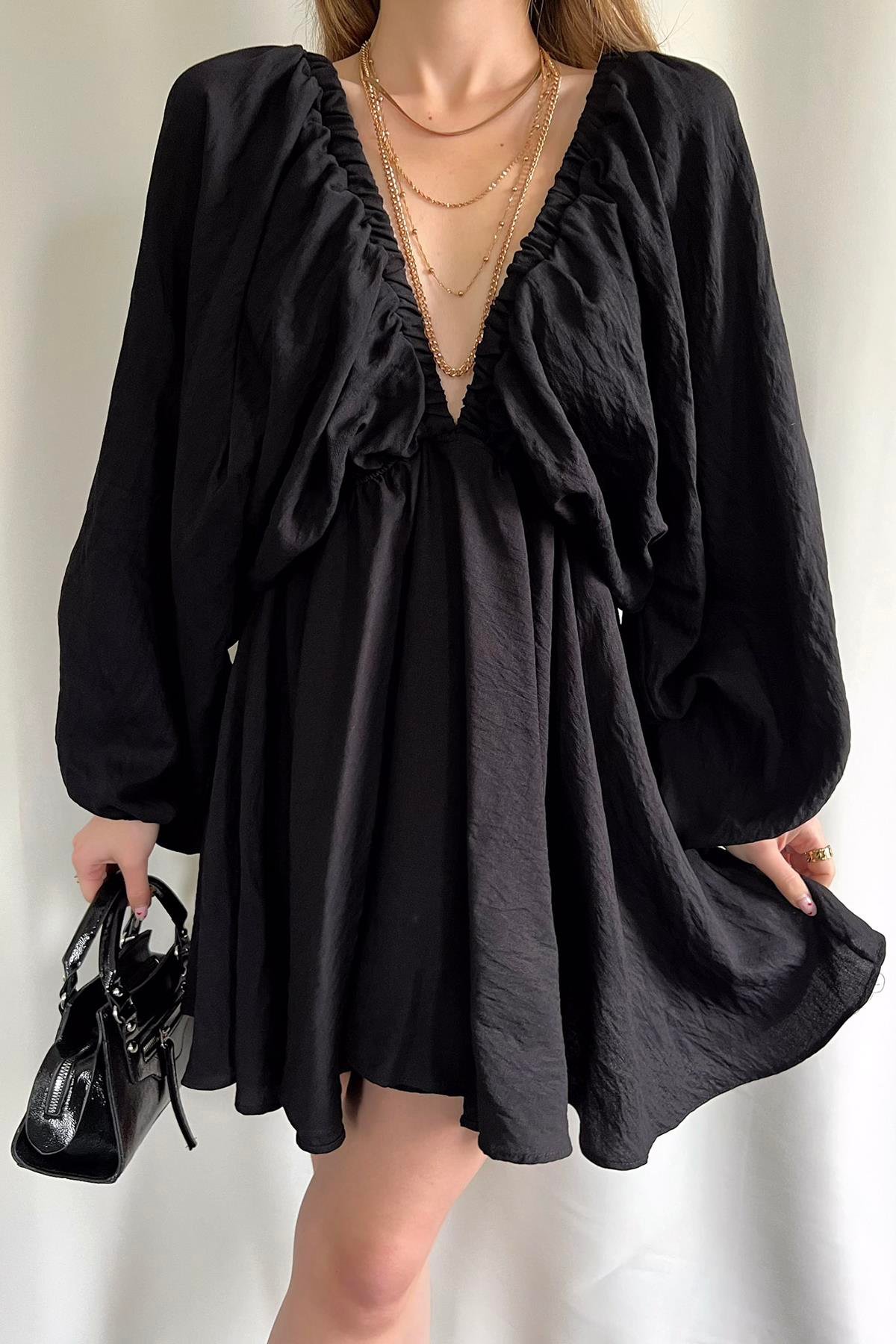 BLUMENKLEID MIT BALLONÄRMELN