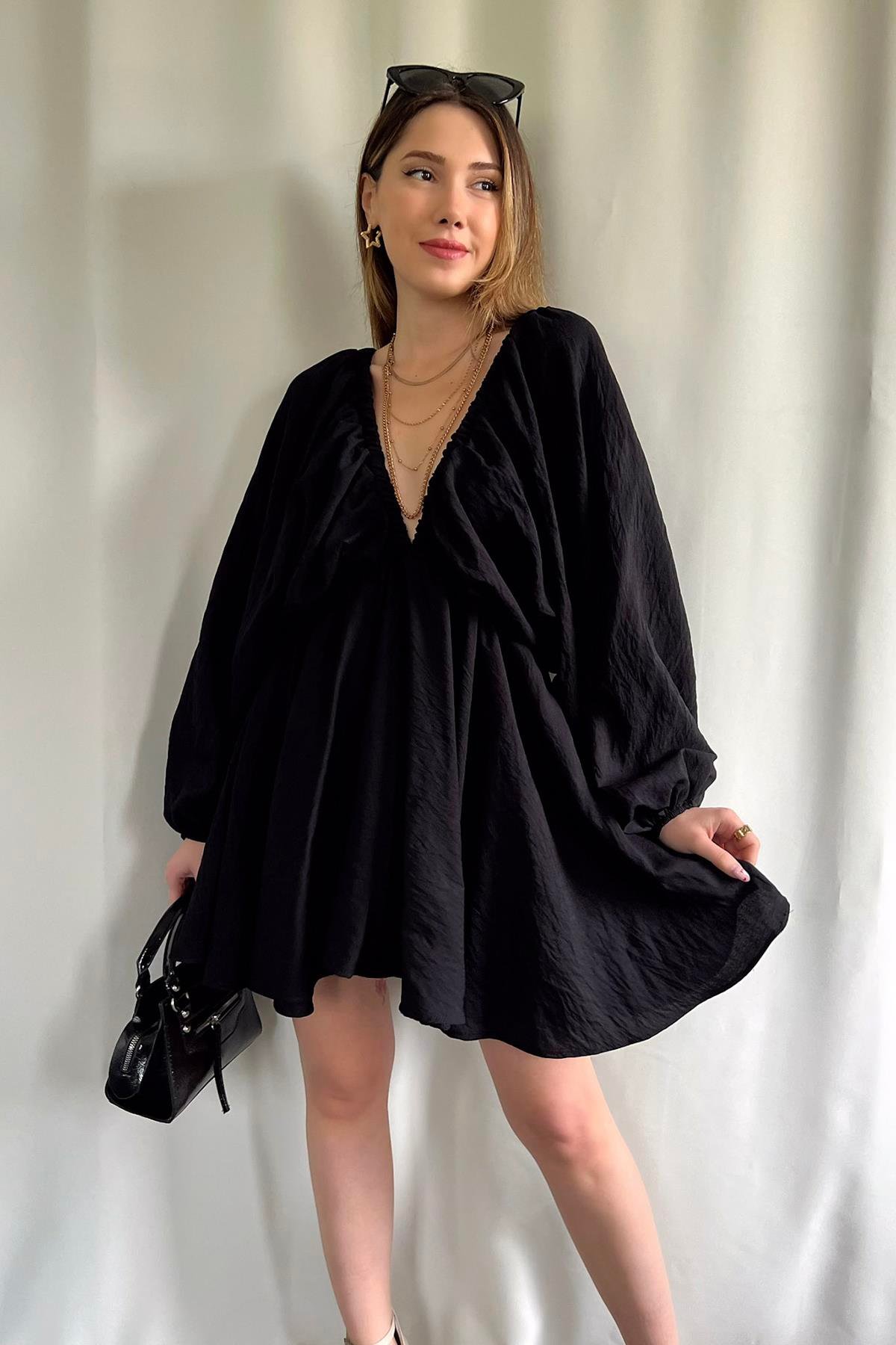 BLUMENKLEID MIT BALLONÄRMELN