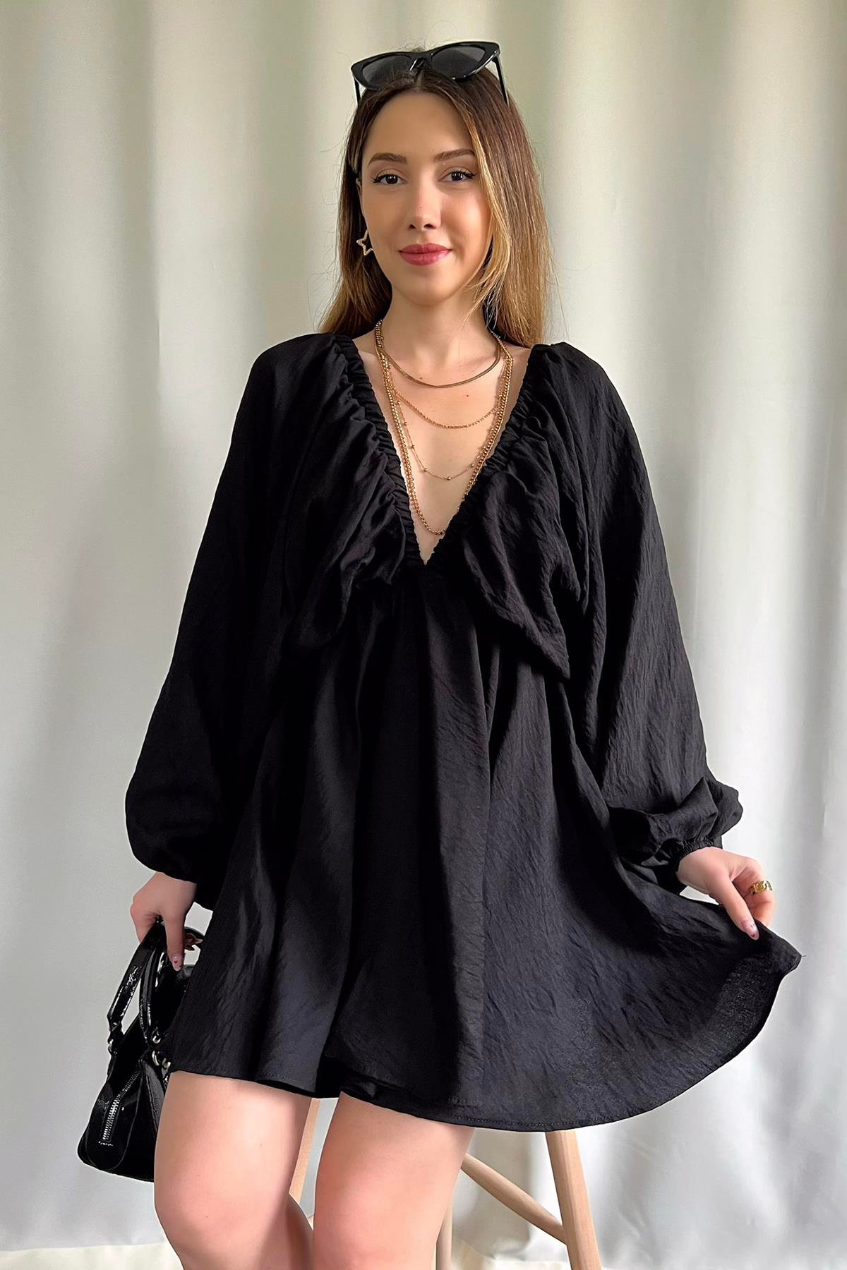 BLUMENKLEID MIT BALLONÄRMELN