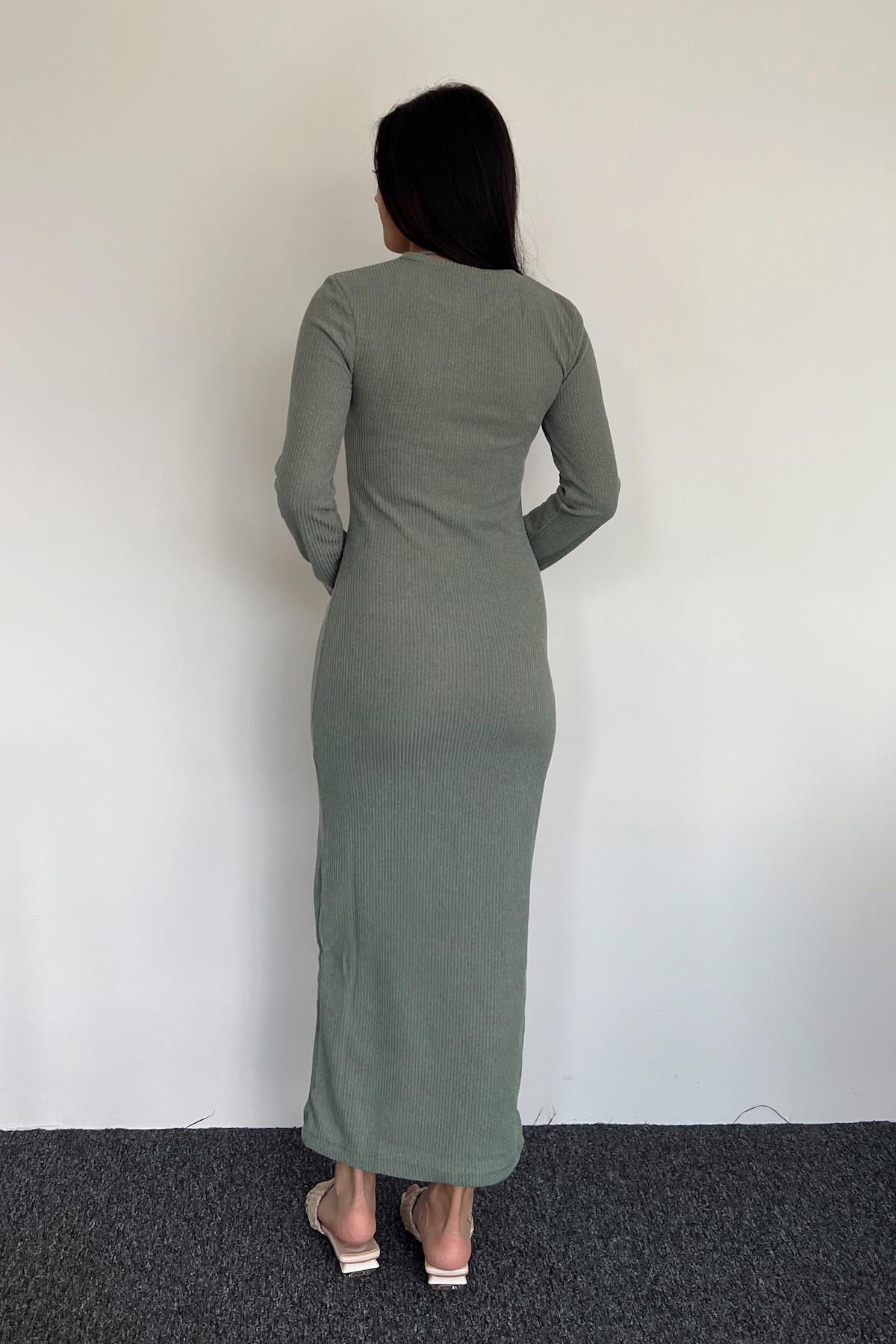 ПЛАТЬЕ С КРУГЛЫМ ВЫРЕЗОМ И ДЛИННЫМИ РУКАВАМИ