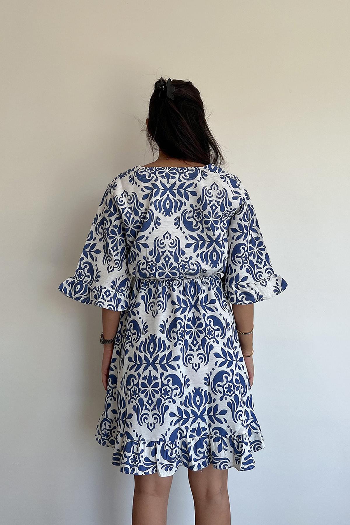 KLEID AUS LEINEN MIT FLIESENMUSTER