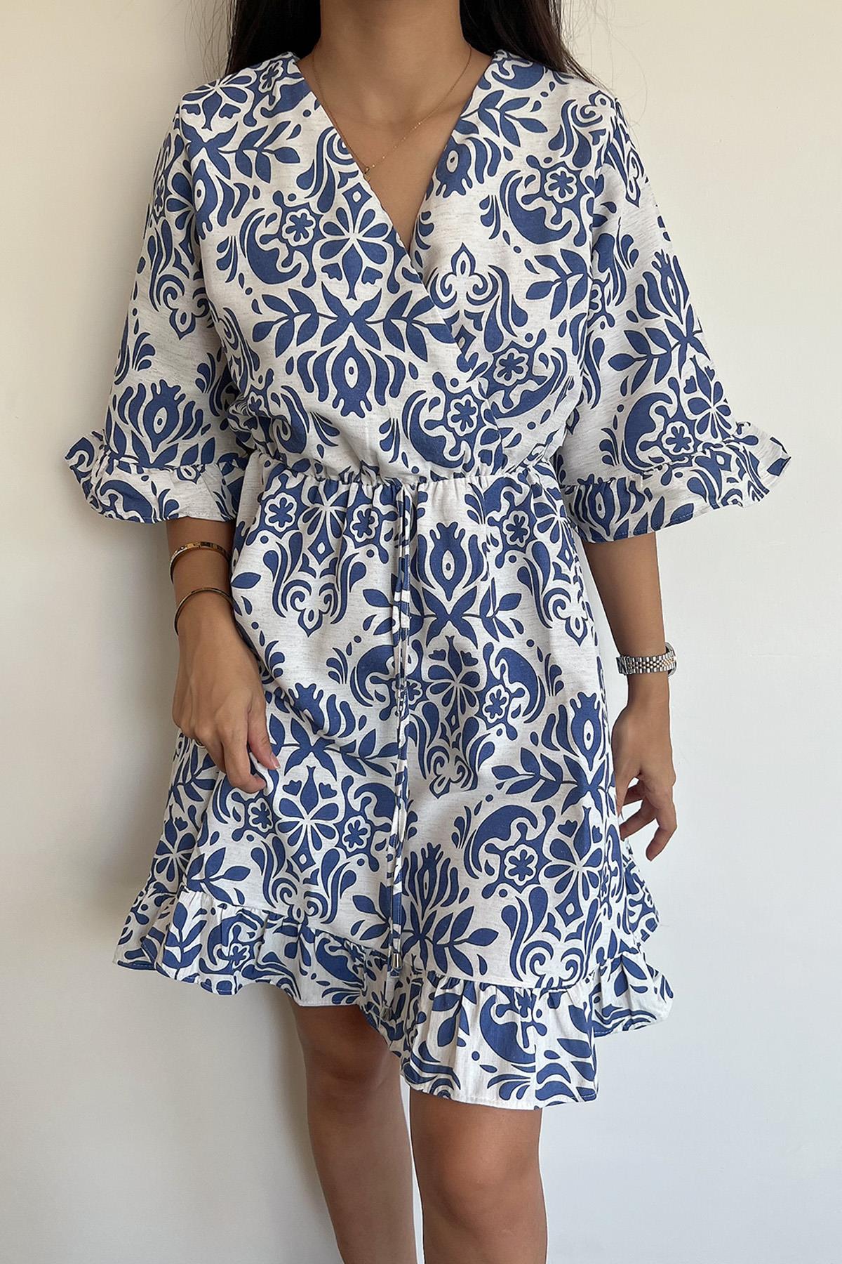 KLEID AUS LEINEN MIT FLIESENMUSTER