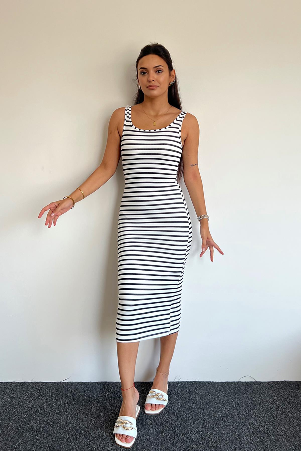 GESTREIFTES MAXI-KLEID