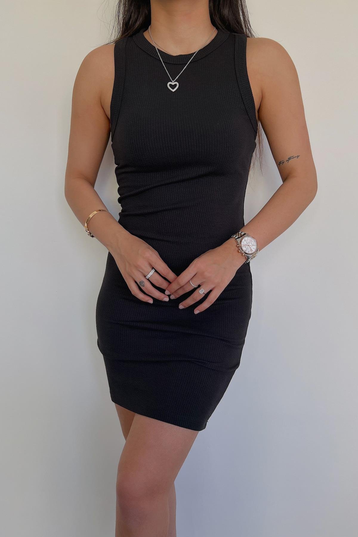 ПЛАТЬЕ С ХАЛТЕРОМ