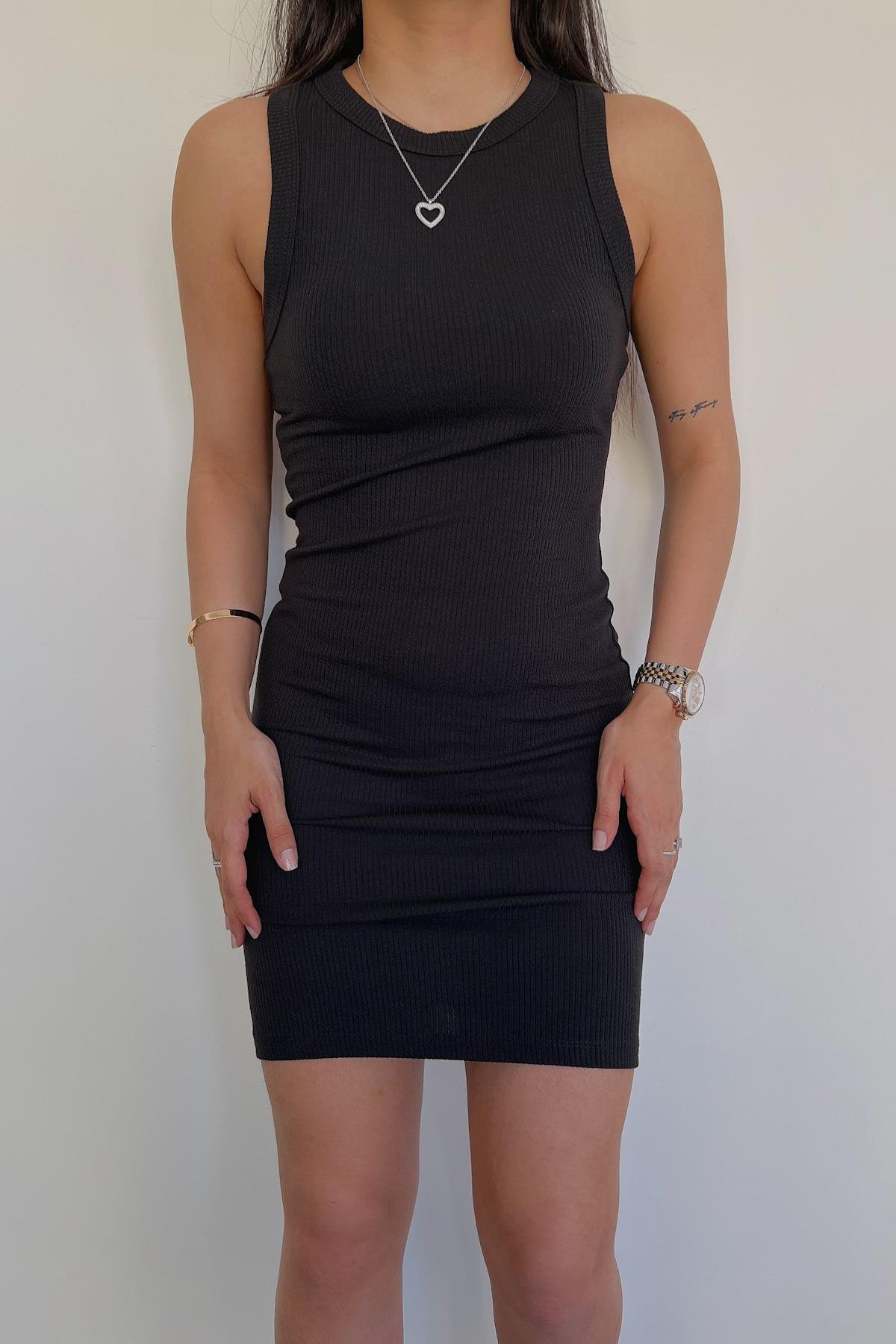 ПЛАТЬЕ С ХАЛТЕРОМ