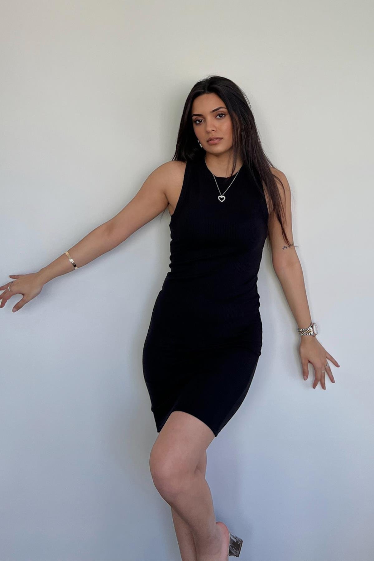 ПЛАТЬЕ С ХАЛТЕРОМ