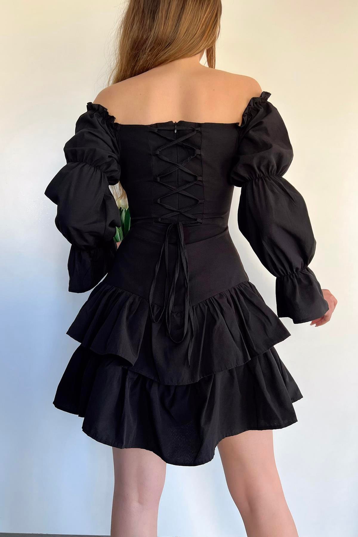 MADONNA YAKA FIRFIRLI ELBİSE SİYAH