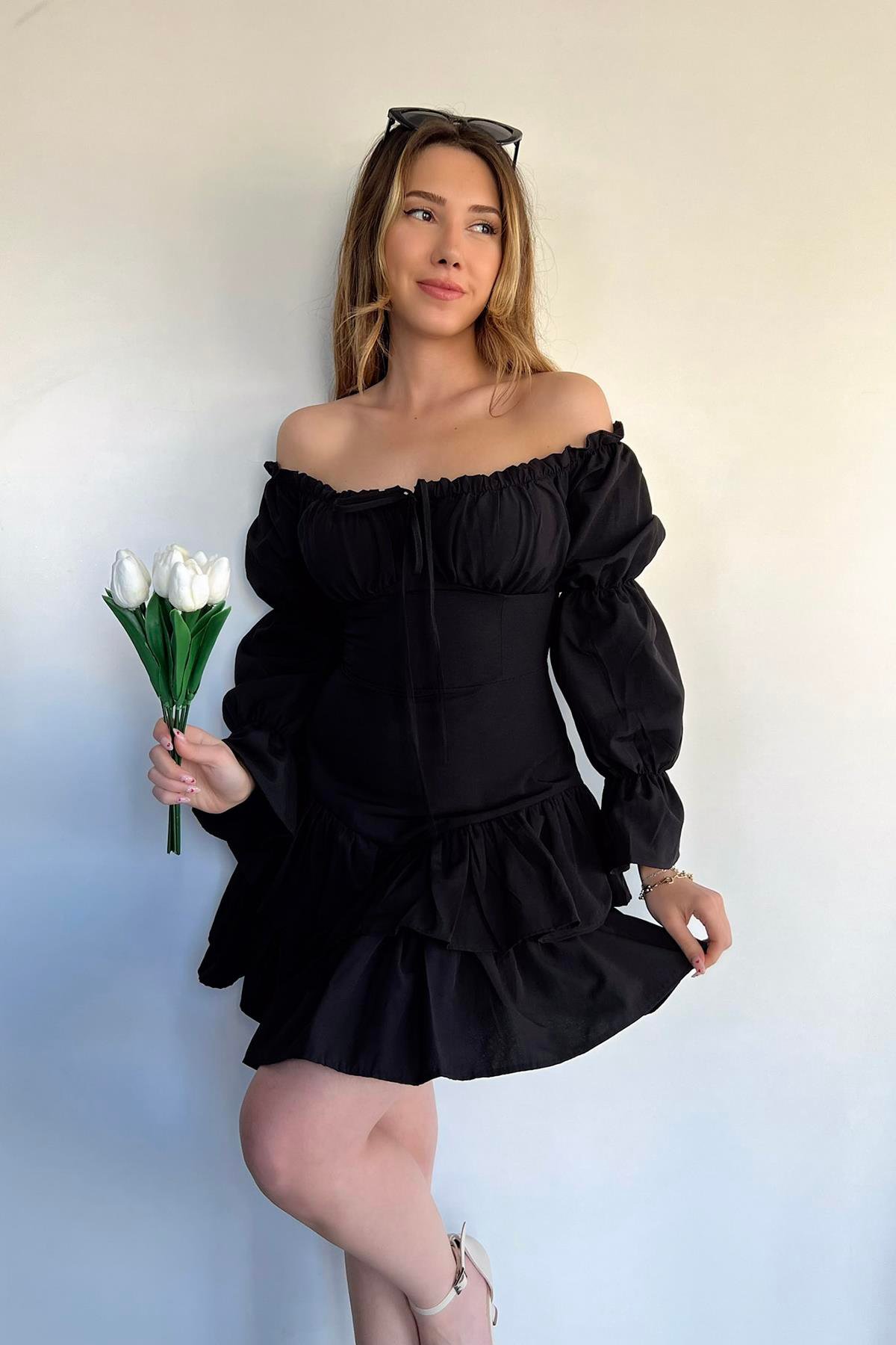 MADONNA YAKA FIRFIRLI ELBİSE SİYAH