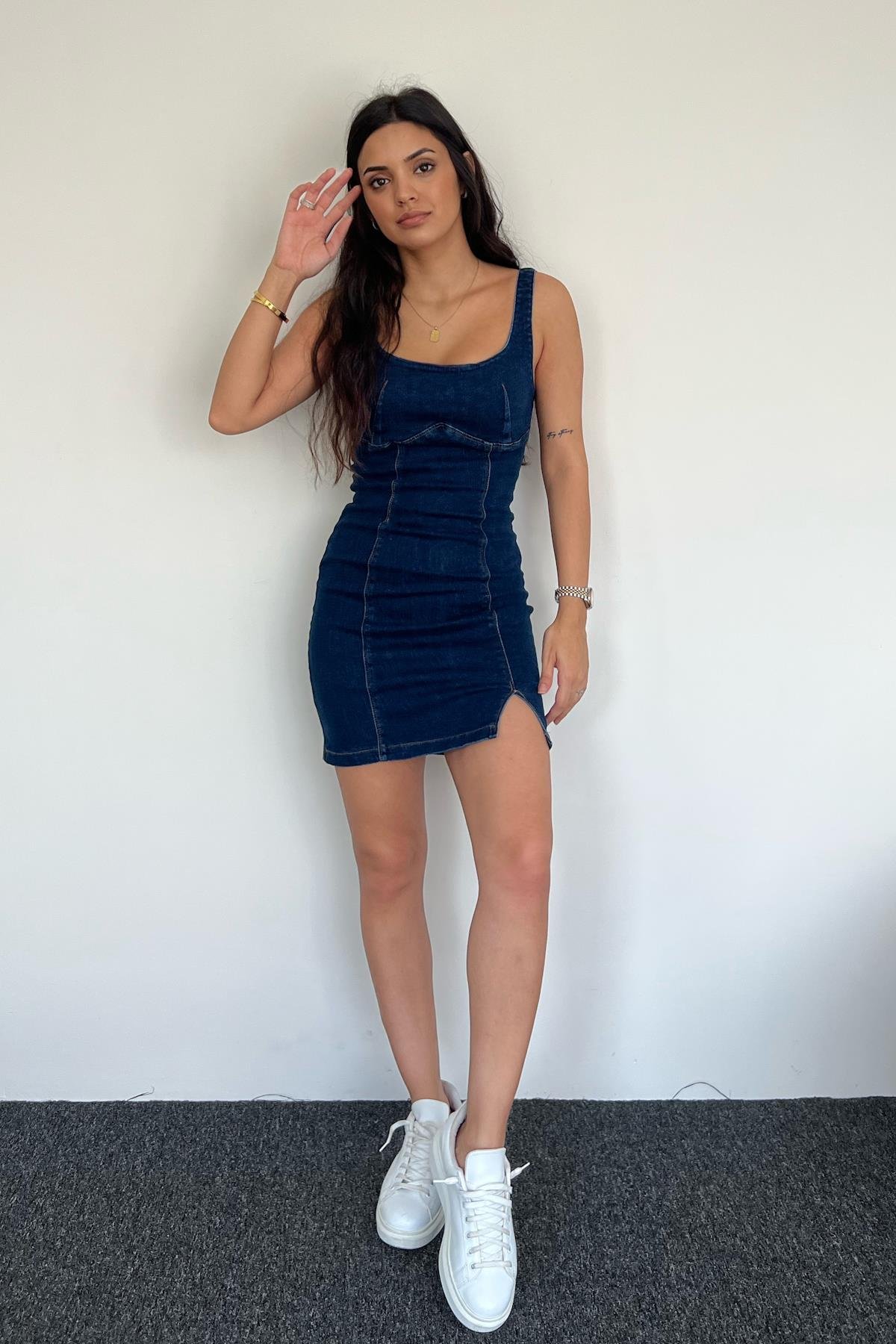 МИНИ-ПЛАТЬЕ С РАЗРЕЗОМ ПЕРЕДНИМ