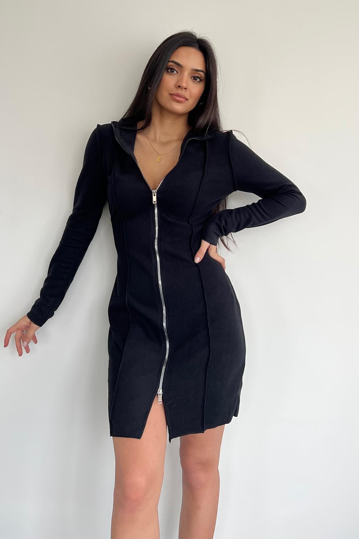 ÖNDEN FERMUARLI MİDİ BOY ELBİSE SİYAH