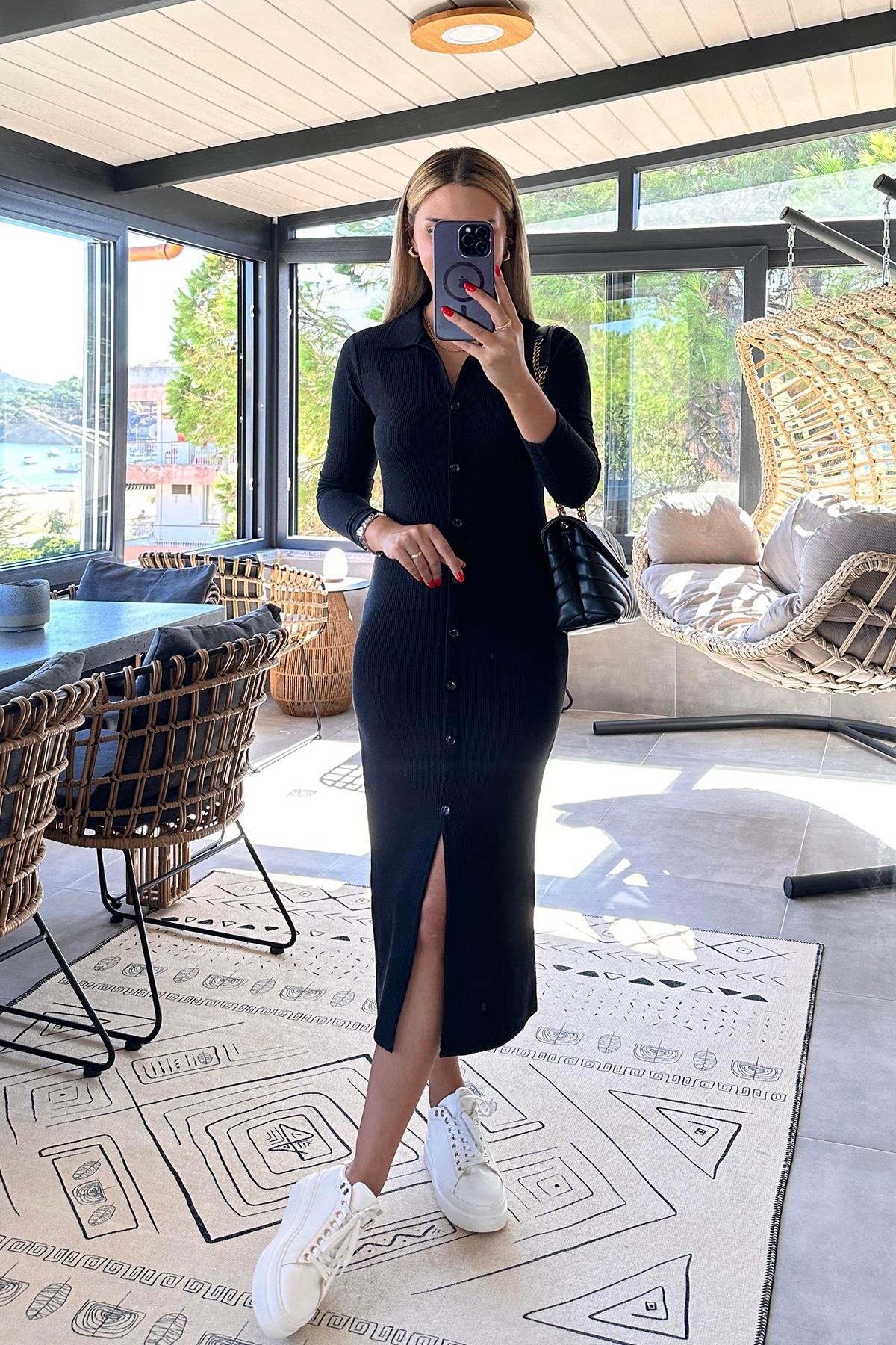 MAXI-LÄNGES LYCRA-KLEID MIT KNOPFVORDERSEITE