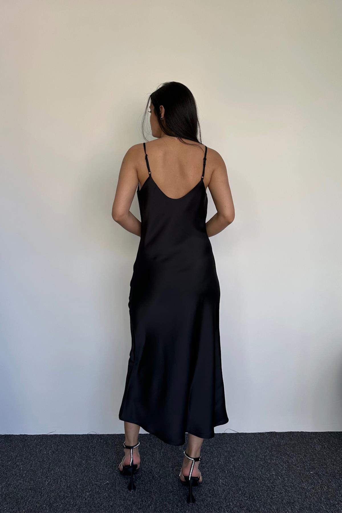 АТЛАСНОЕ ПЛАТЬЕ