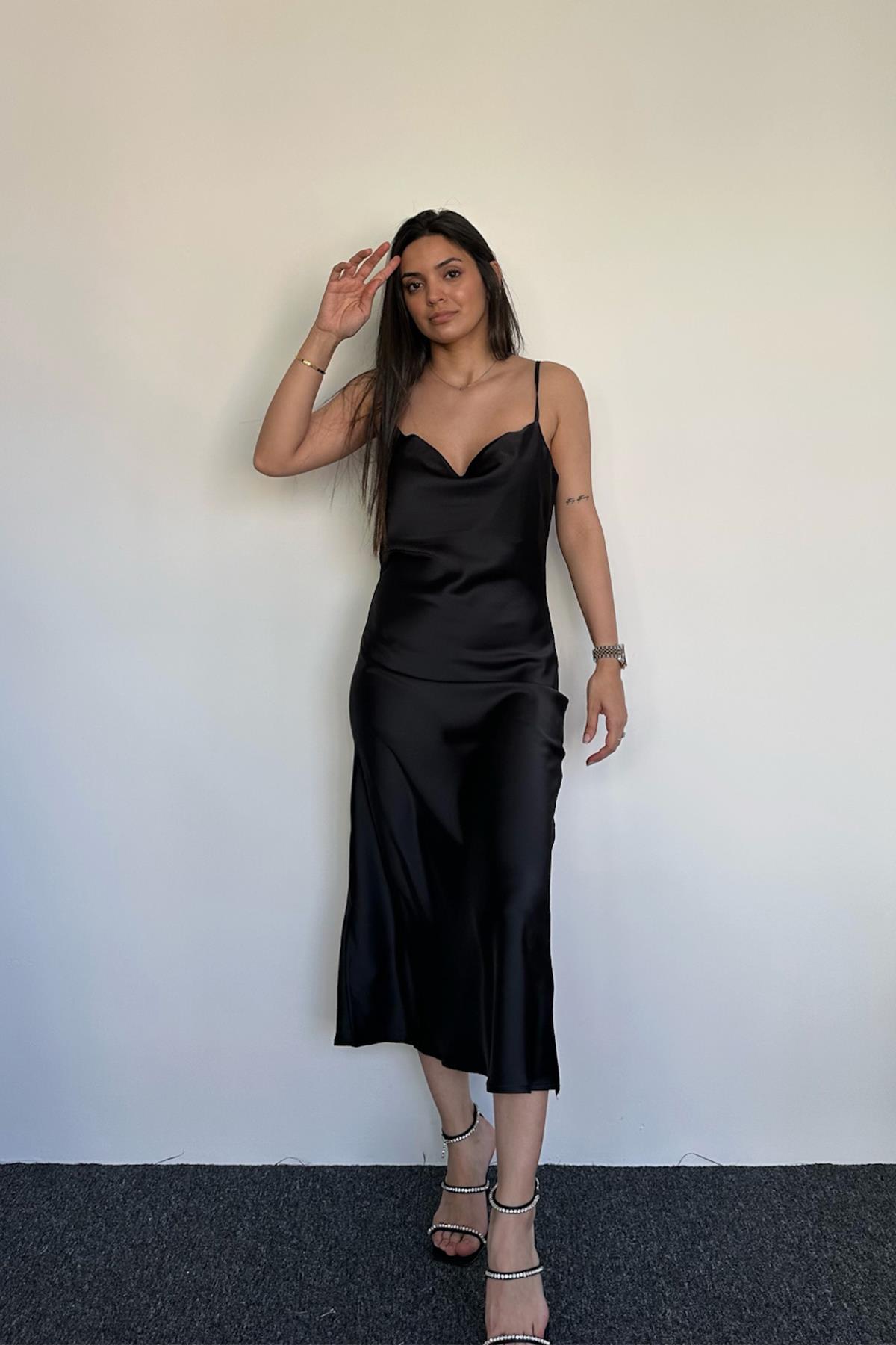 АТЛАСНОЕ ПЛАТЬЕ