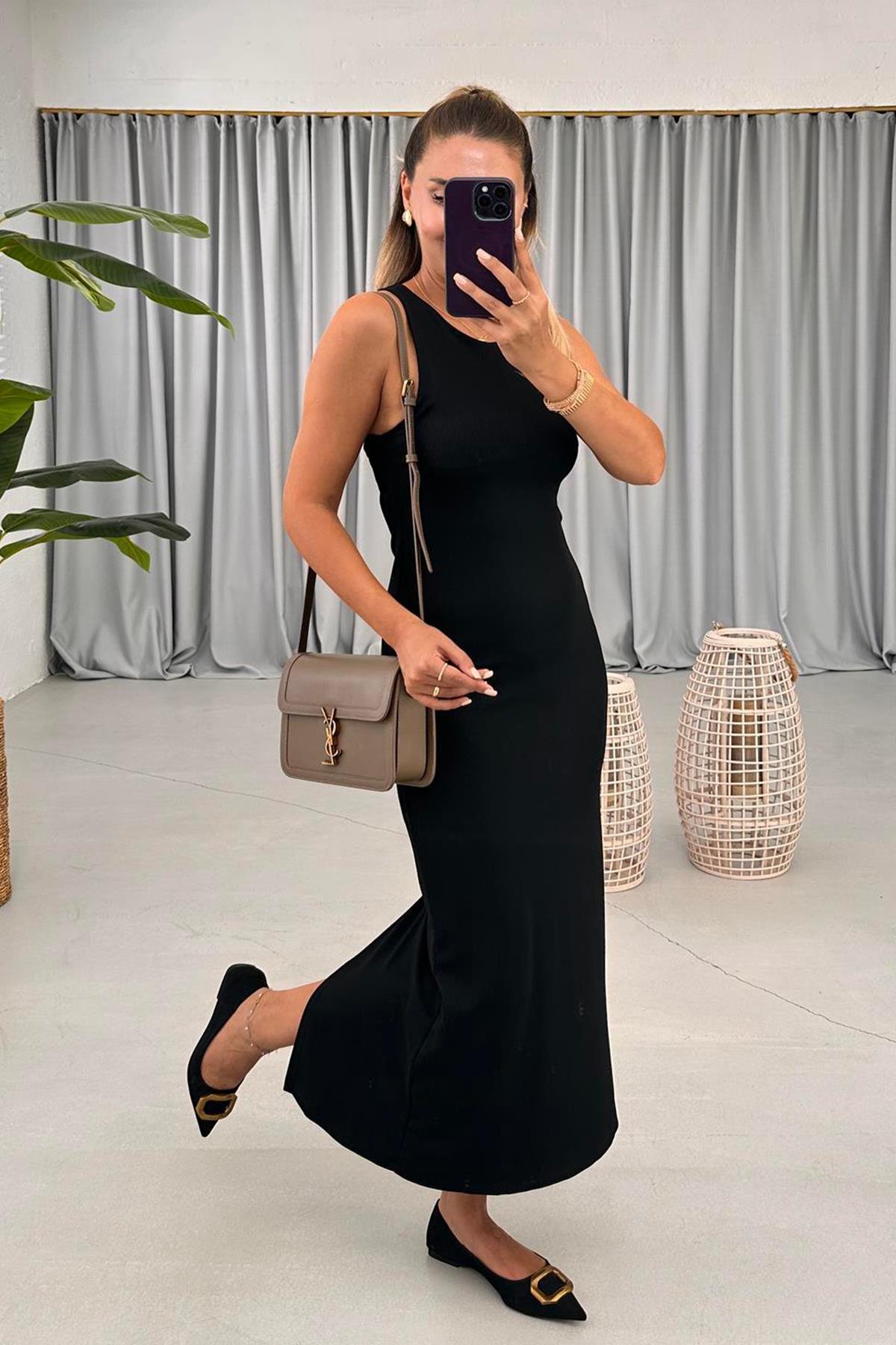 SIFIR KOL ARKA ETEĞİ YIRTMAÇLI ELBİSE SİYAH