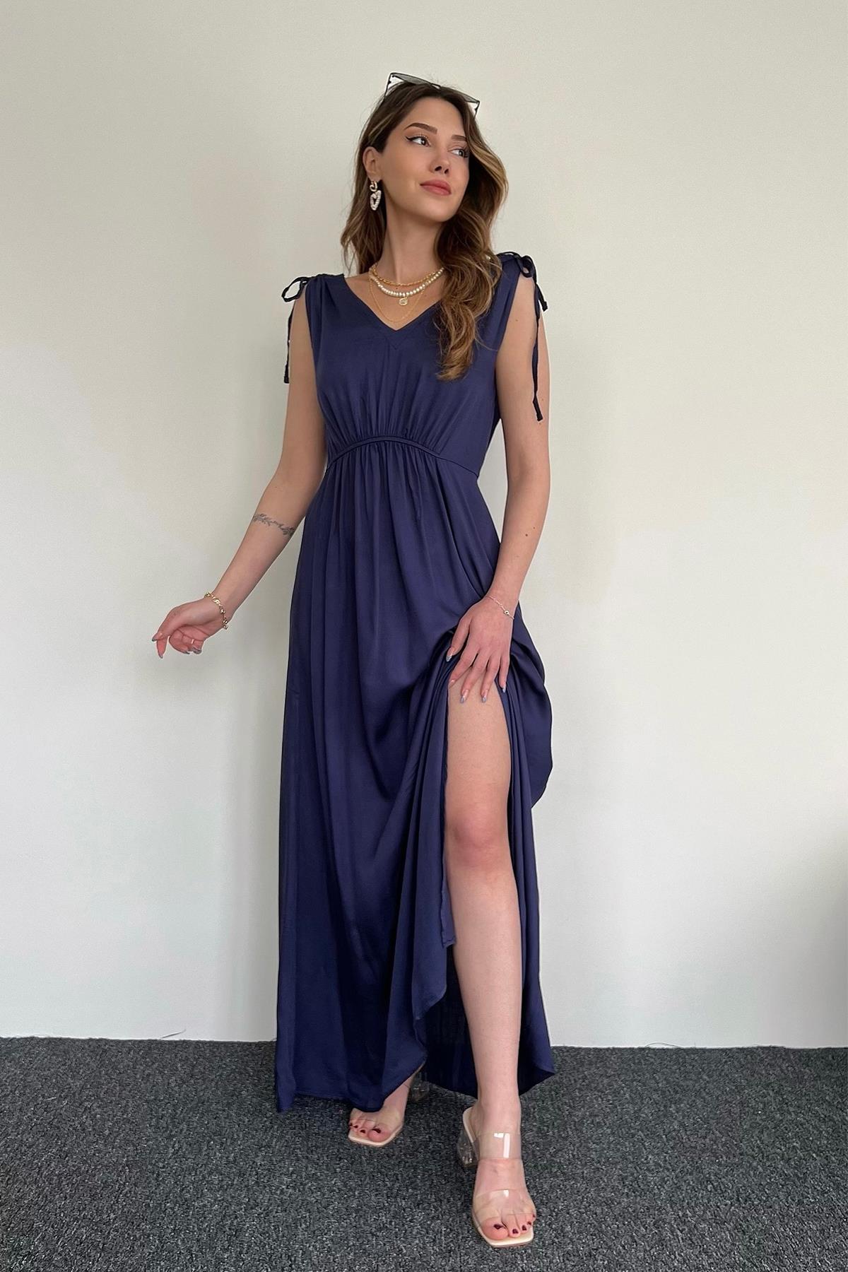 SIRT DEKOLTELİ YIRTMAÇLI ELBİSE LACİVERT