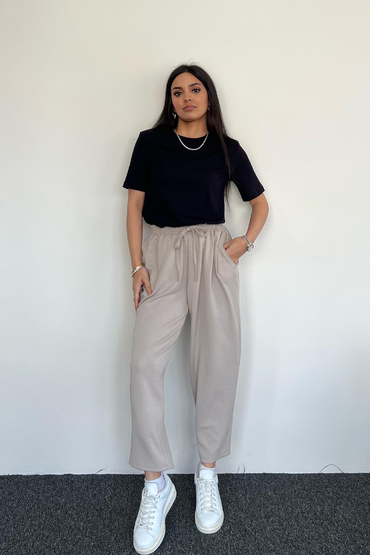 COMFY HAVUÇ KESİM BELİ LASTİKLİ EŞOFMAN ALTI BEJ