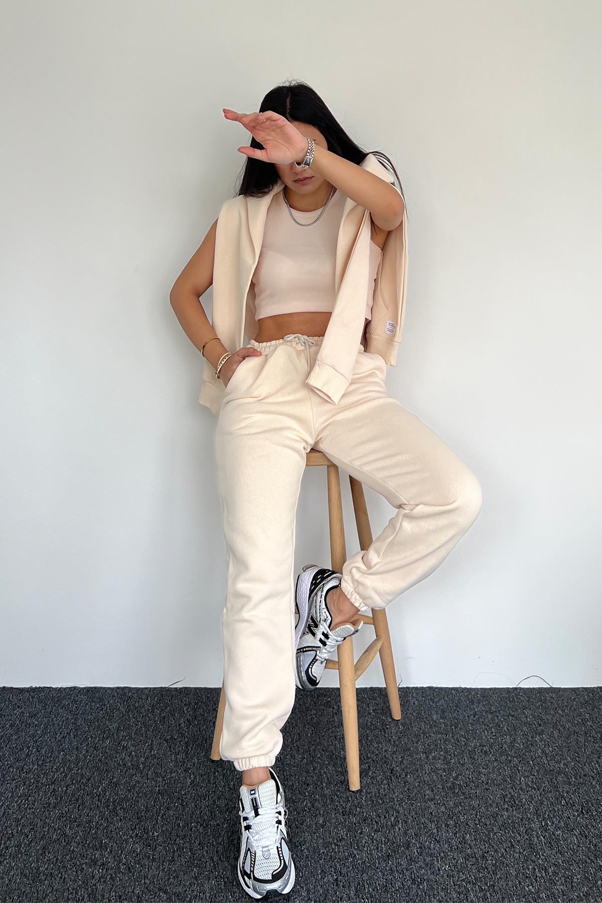 FLEECE TRACKPANTS WITH ELASTIC CLOTH