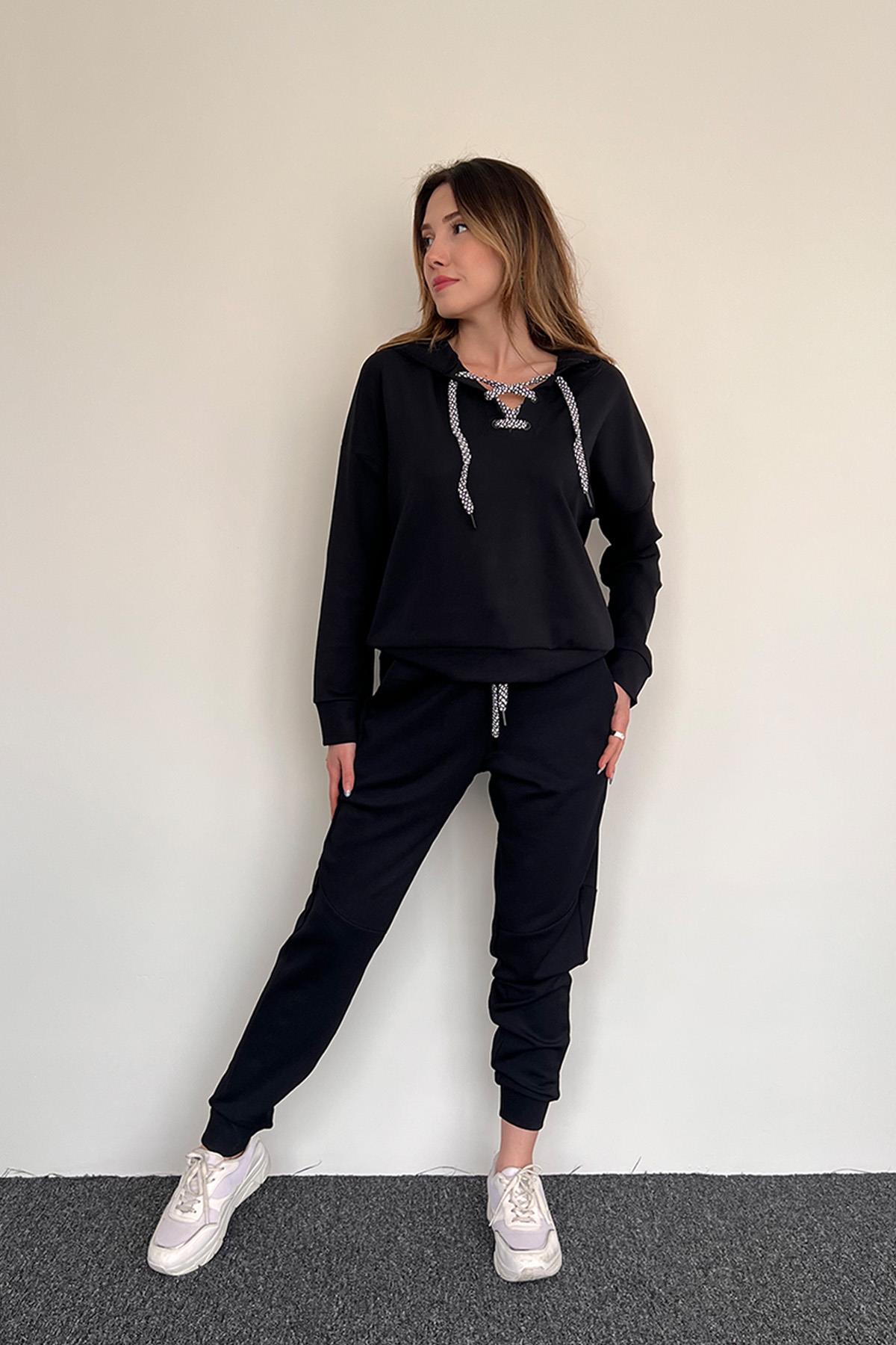 Önü ve Yakası Bağcıklı Kapüşonlu Eşofman Takımı SİYAH