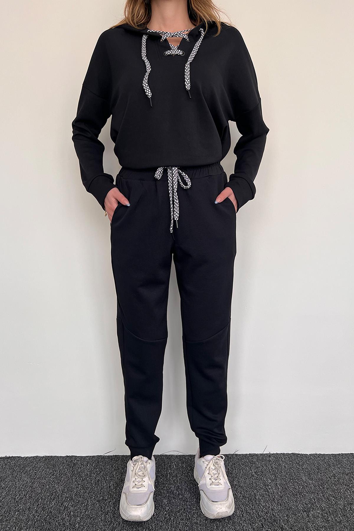 Önü ve Yakası Bağcıklı Kapüşonlu Eşofman Takımı SİYAH