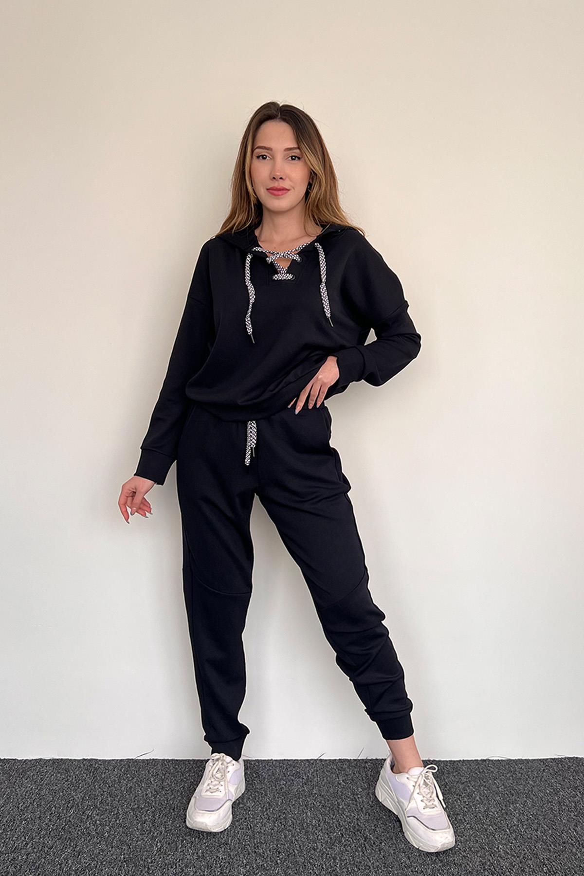 Önü ve Yakası Bağcıklı Kapüşonlu Eşofman Takımı SİYAH