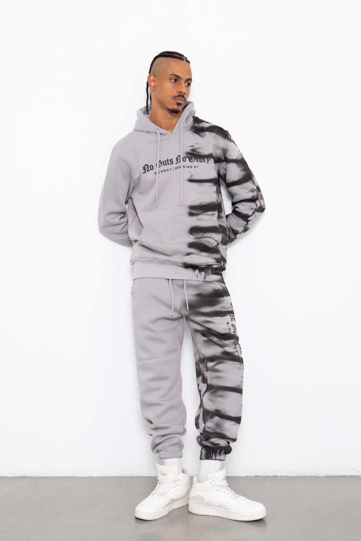 KEIN GLORY-TRAININGSANZUG