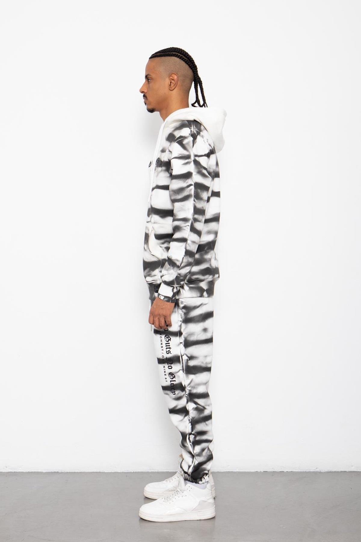 KEIN GLORY-TRAININGSANZUG