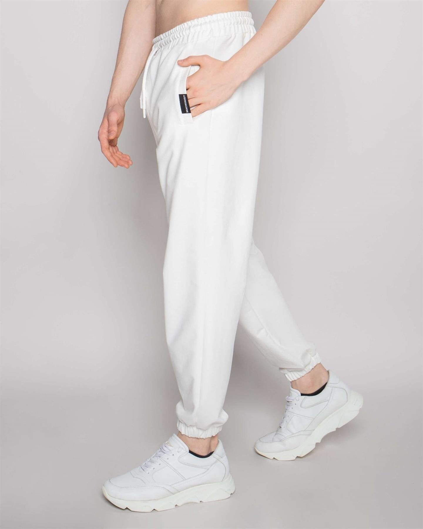 ОБЫЧНЫЙ НИЖНИЙ СПОРТИВНЫЙ КОСТЮМ