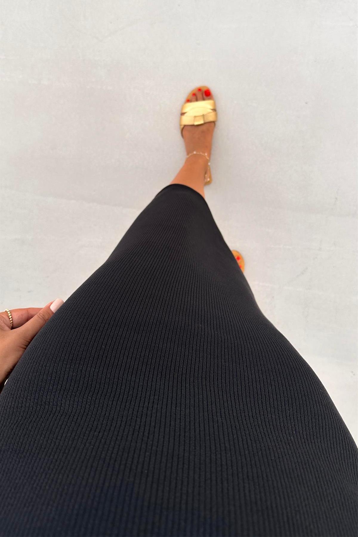 BELİ LASTİKLİ ETEĞİ YIRTMAÇLI ETEK SİYAH