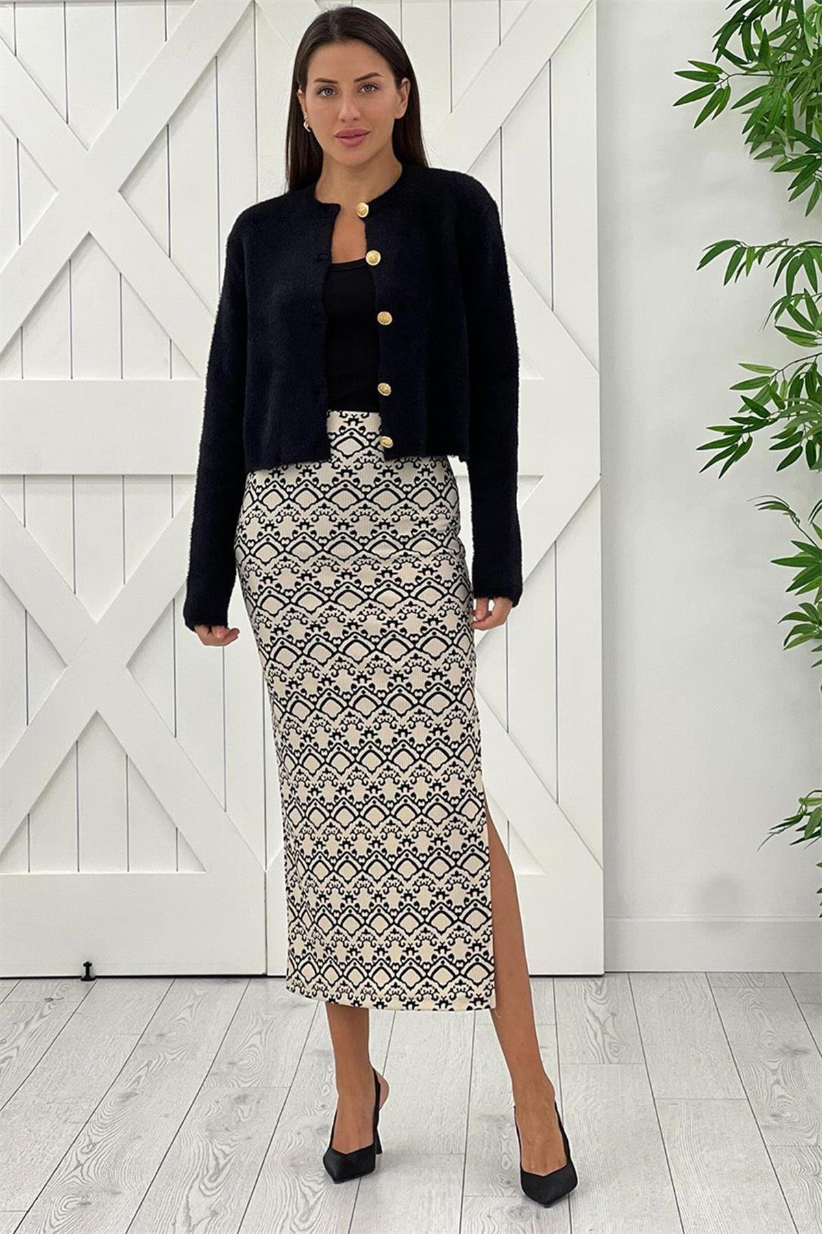 PATTERNED LYCRA SKIRT WITH SLUTS IN THE SKIRT