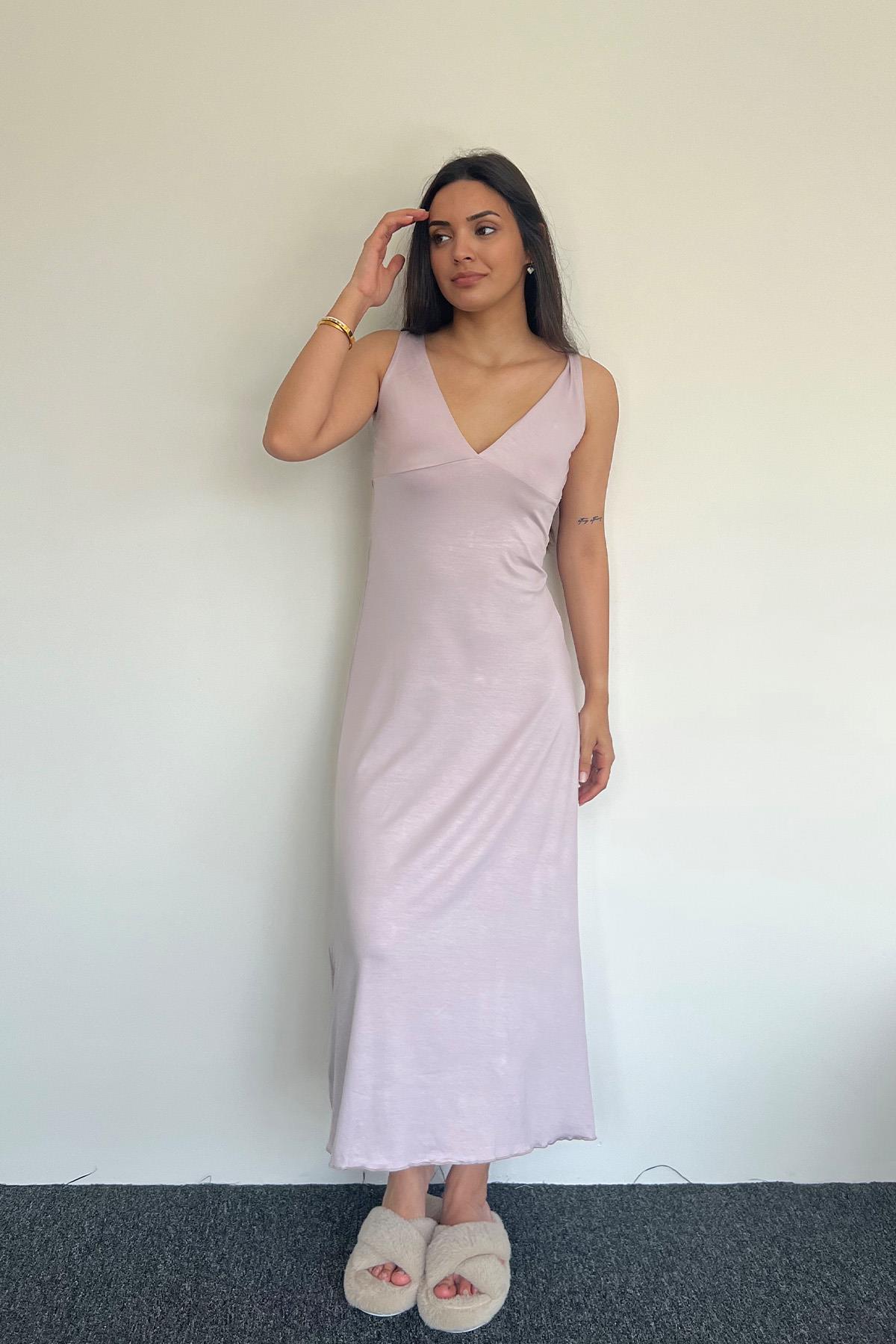 Göğsü ve Sırtı Dekolteli Dantelli Yırtmaçlı Gecelik VİZON