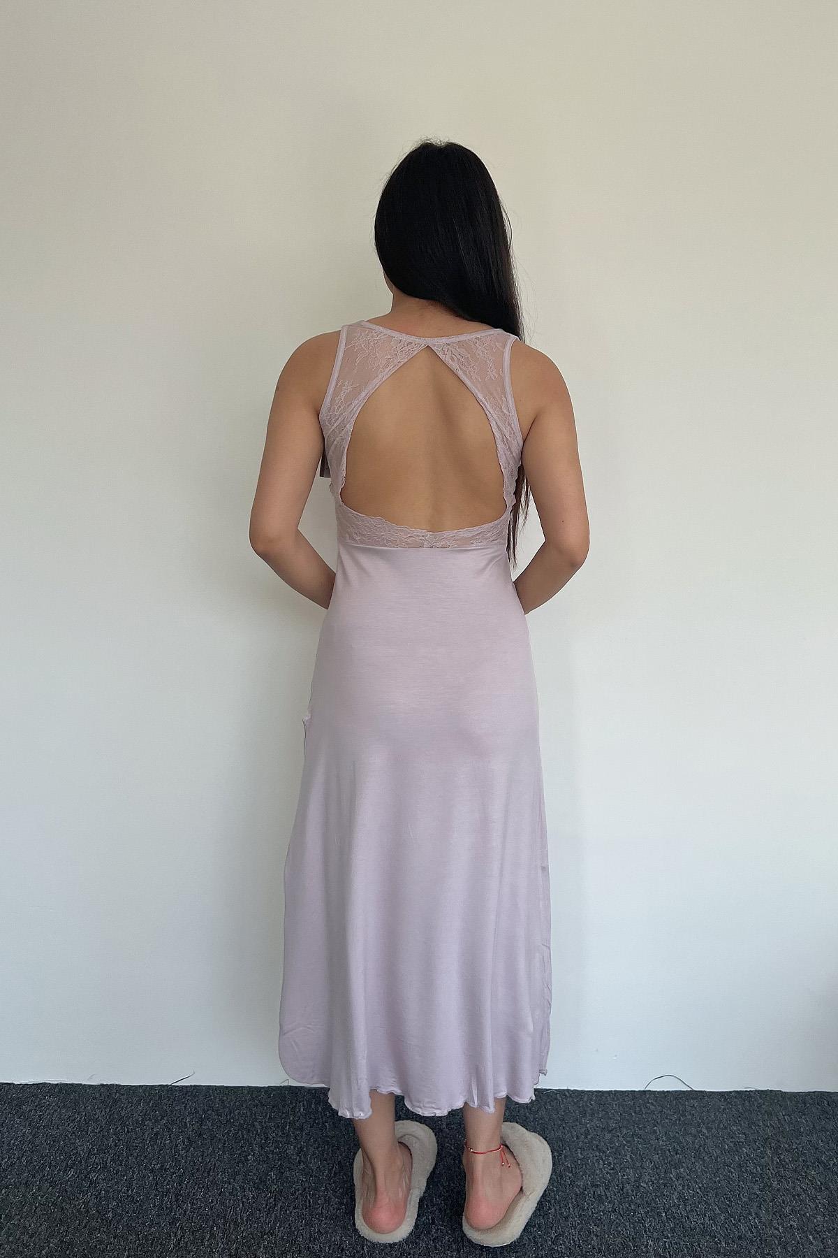 Göğsü ve Sırtı Dekolteli Dantelli Yırtmaçlı Gecelik VİZON