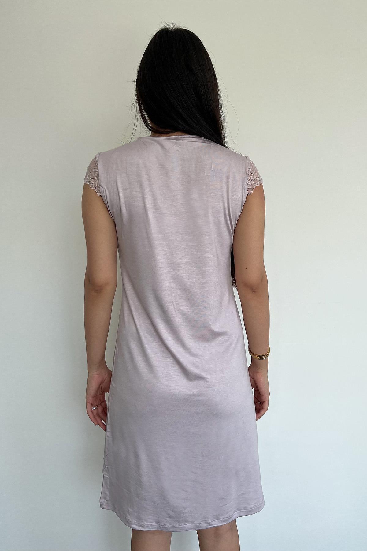 Kolu Omzu ve Yakası Dantelli Önü Düğmeli Gecelik VİZON