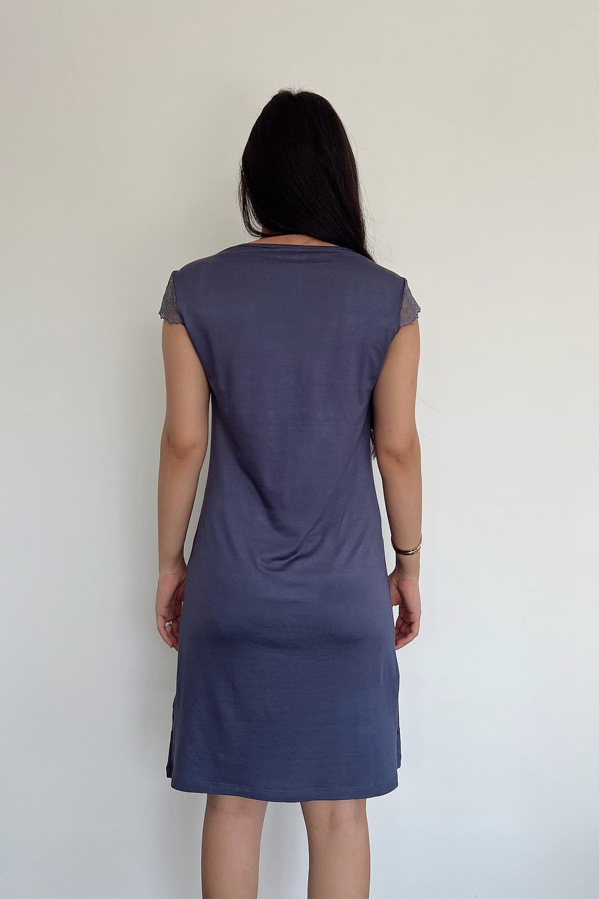 Kolu Omzu ve Yakası Dantelli Önü Düğmeli Gecelik LACİVERT