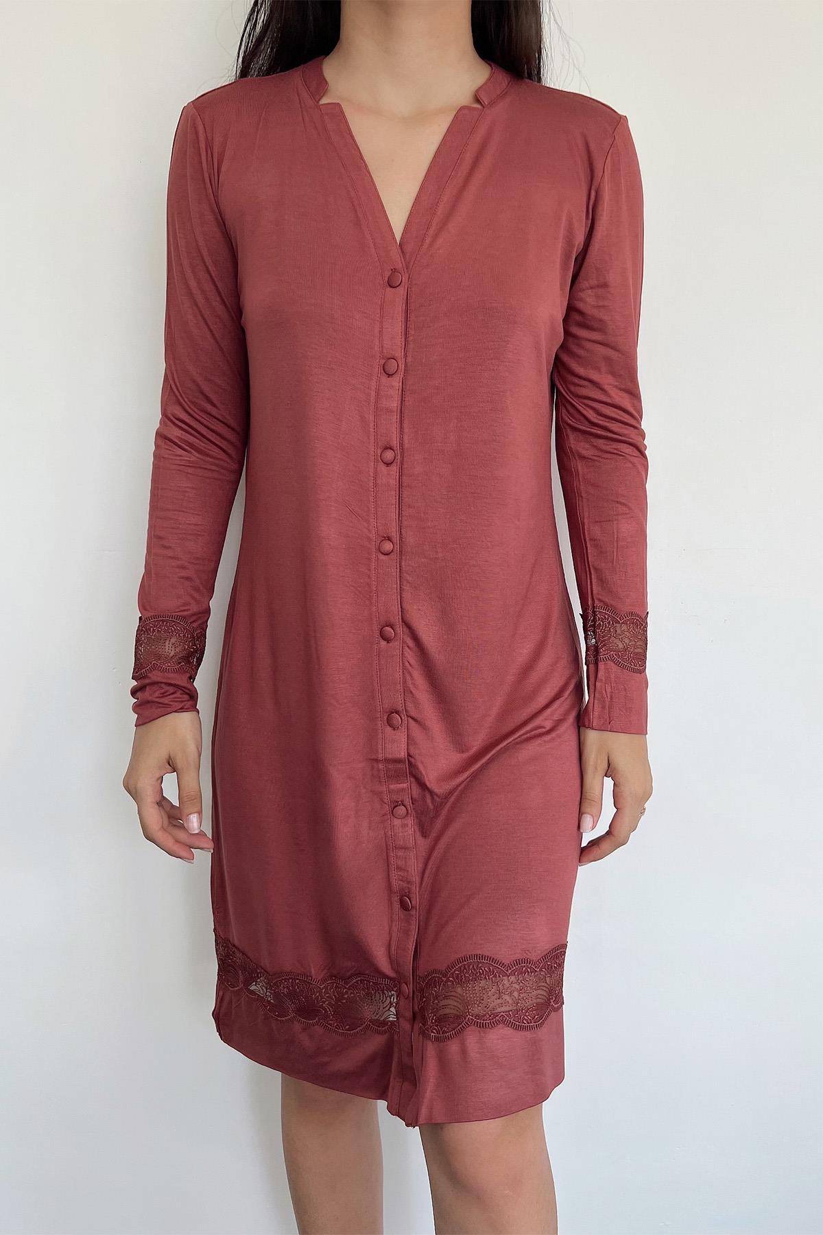 Önü Boydan Düğmeli Dantel Detaylı V Yakalı Gecelik KİREMİT