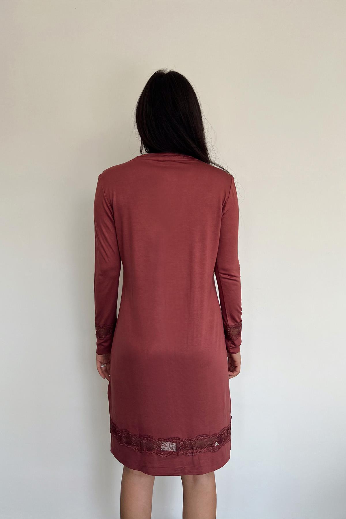 Önü Boydan Düğmeli Dantel Detaylı V Yakalı Gecelik KİREMİT