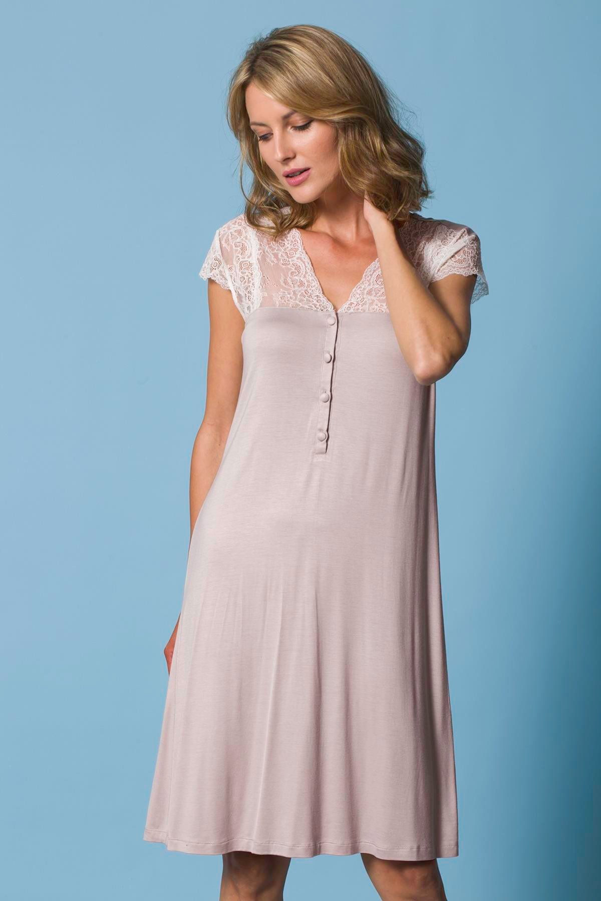 Yakası Kolu ve Omzu Brode Dantelli Önü Düğmeli Gecelik VİZON