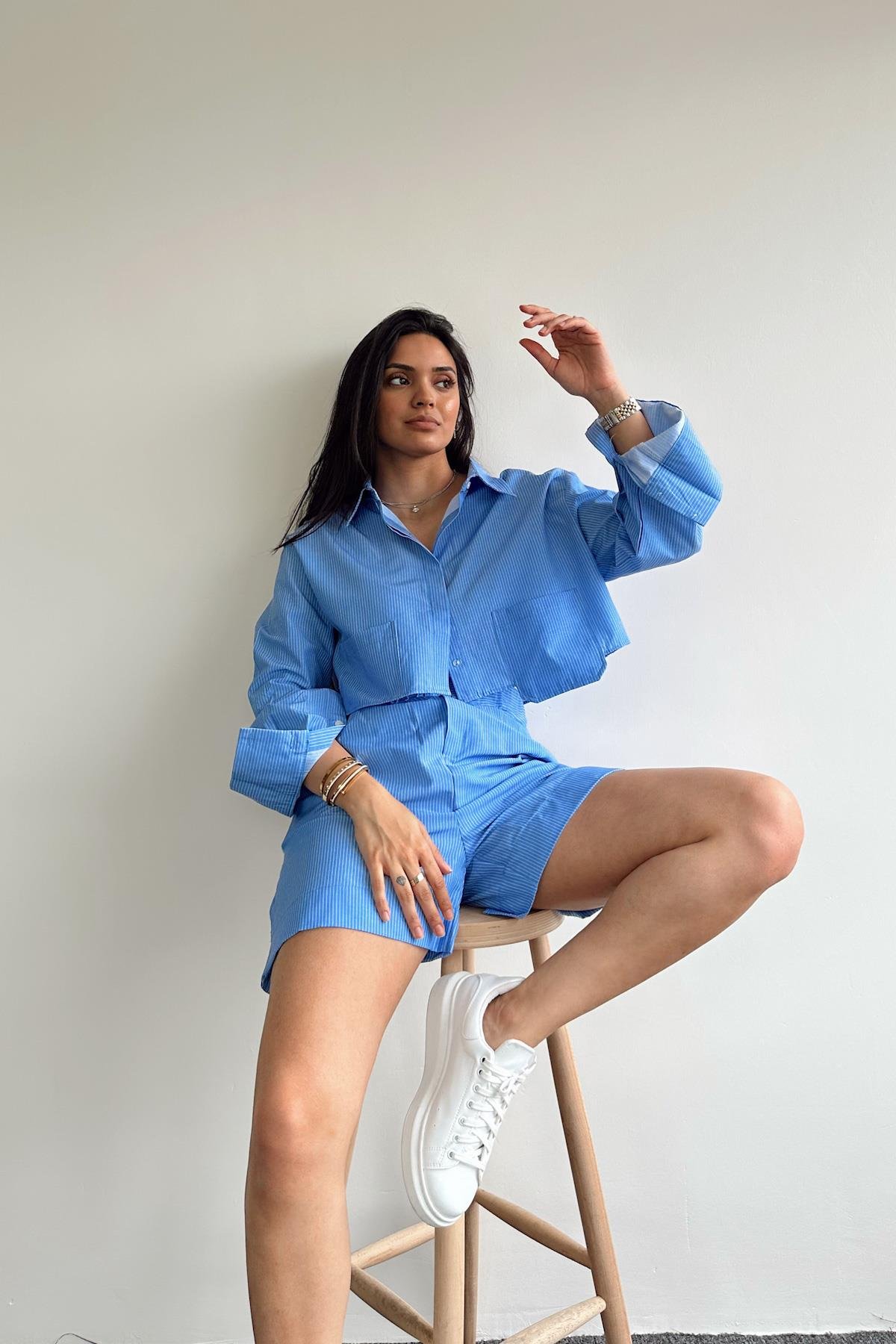 قميص قصير مخطط