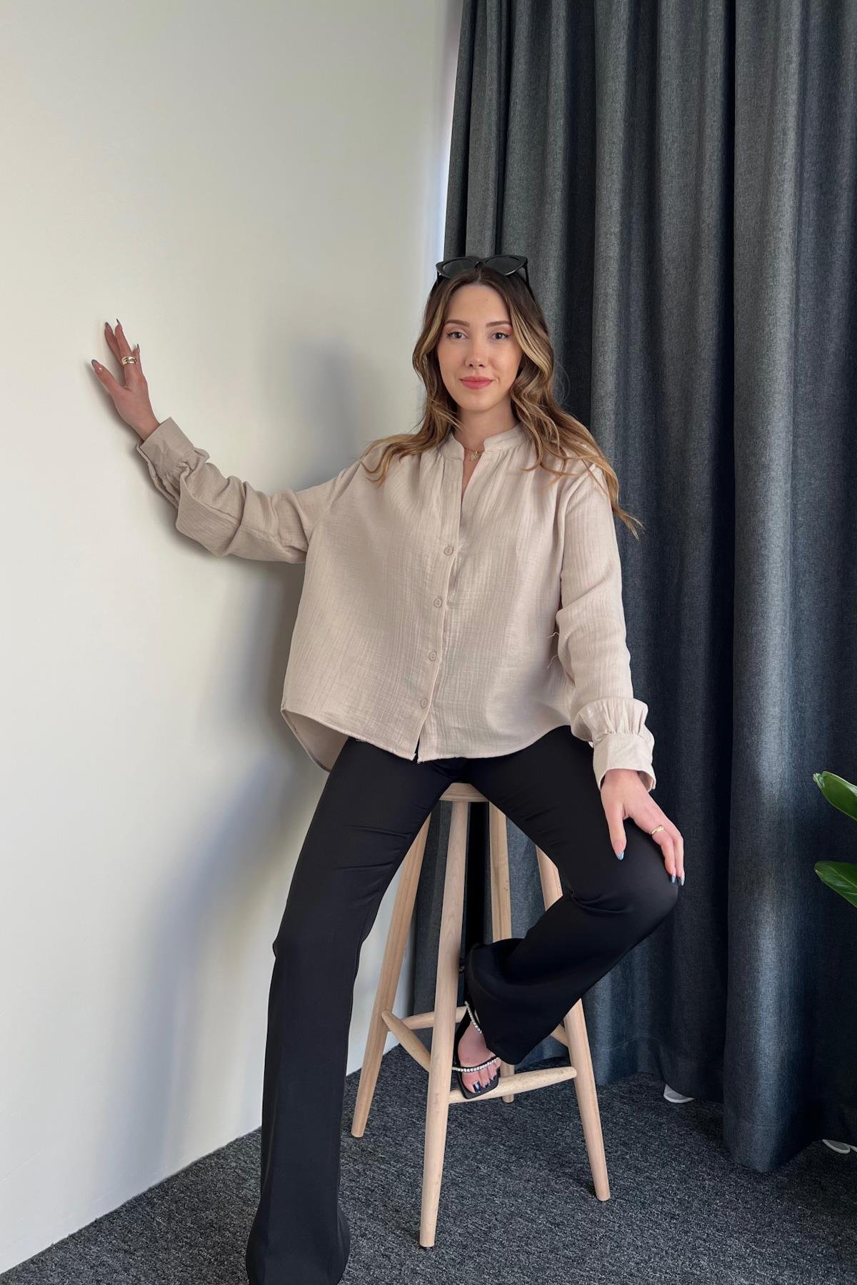 قميص كتان بياقة القاضي