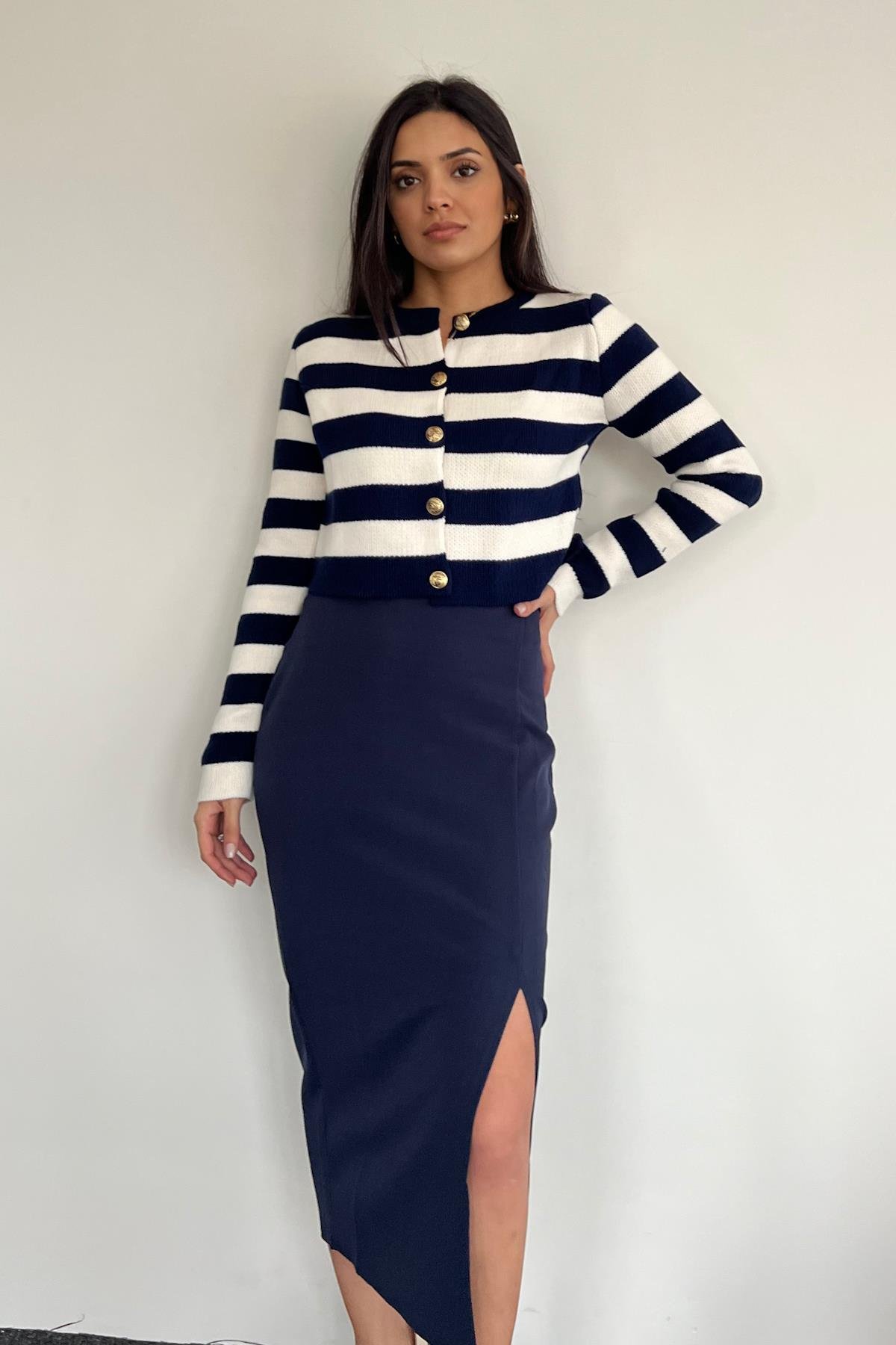 BİSİKLET YAKA ÇİZGİLİ TRİKO HIRKA LACİVERT-BEYAZ