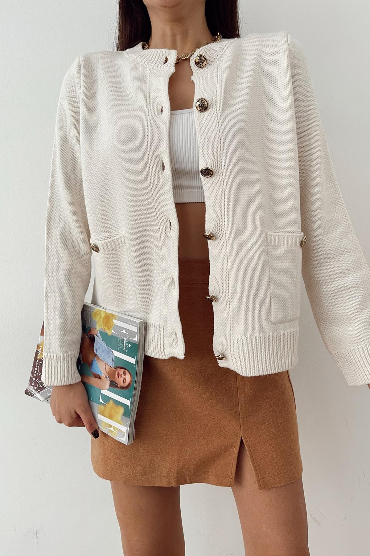 CEPLİ DÜĞME DETAYLI TRİKO HIRKA KREM