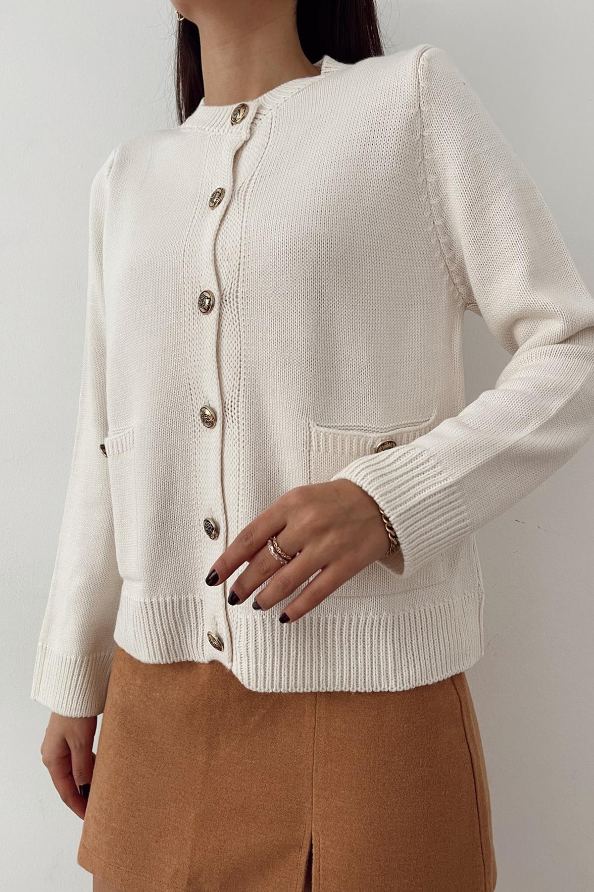 CEPLİ DÜĞME DETAYLI TRİKO HIRKA KREM