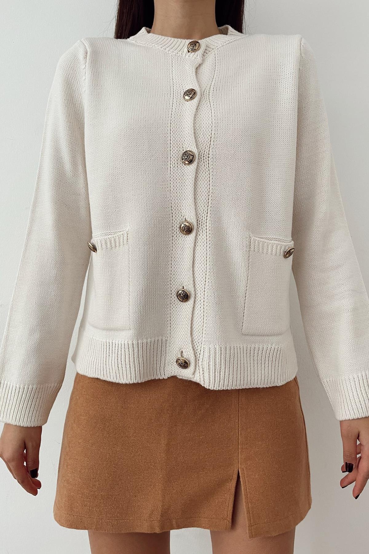 CEPLİ DÜĞME DETAYLI TRİKO HIRKA KREM