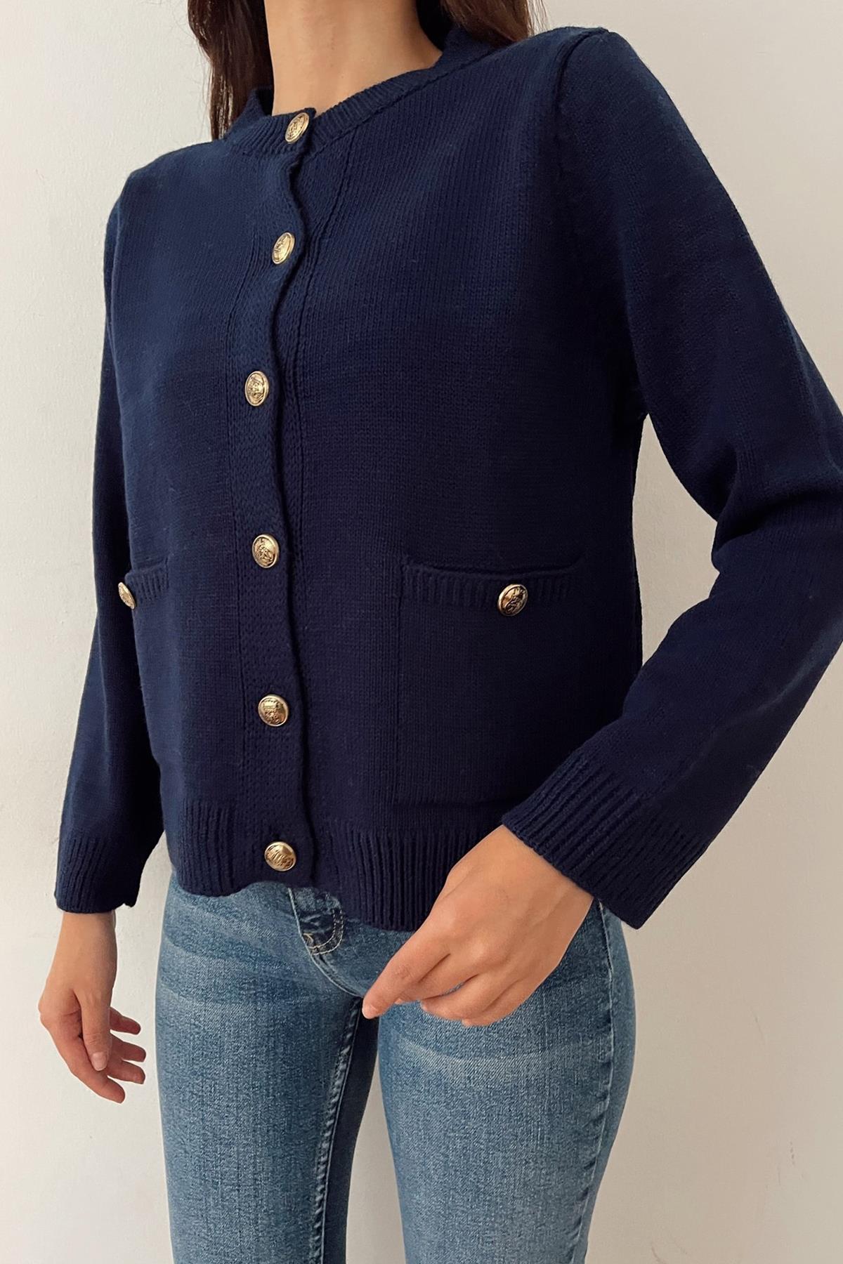 CEPLİ DÜĞME DETAYLI TRİKO HIRKA LACİVERT
