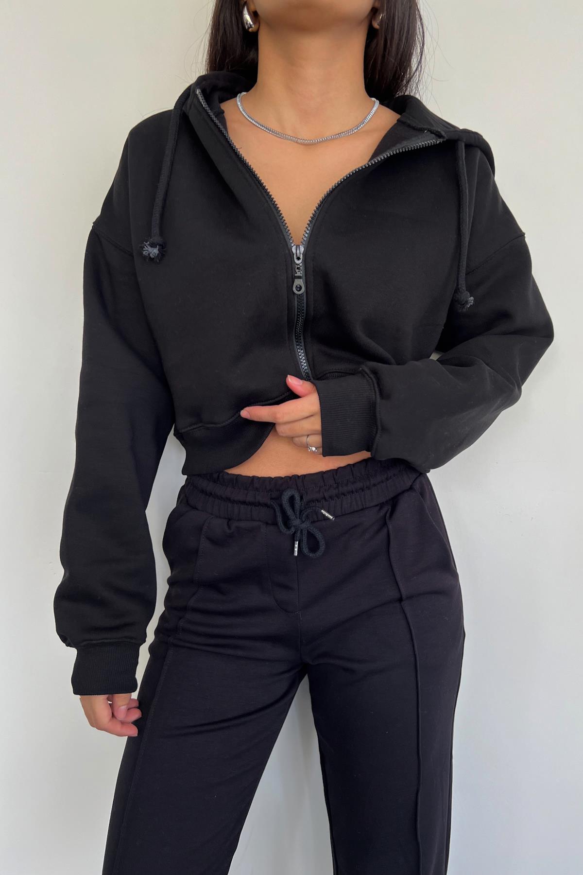 KURZER CROP-CARDIGAN MIT KAPUZE UND REISSVERSCHLUSS