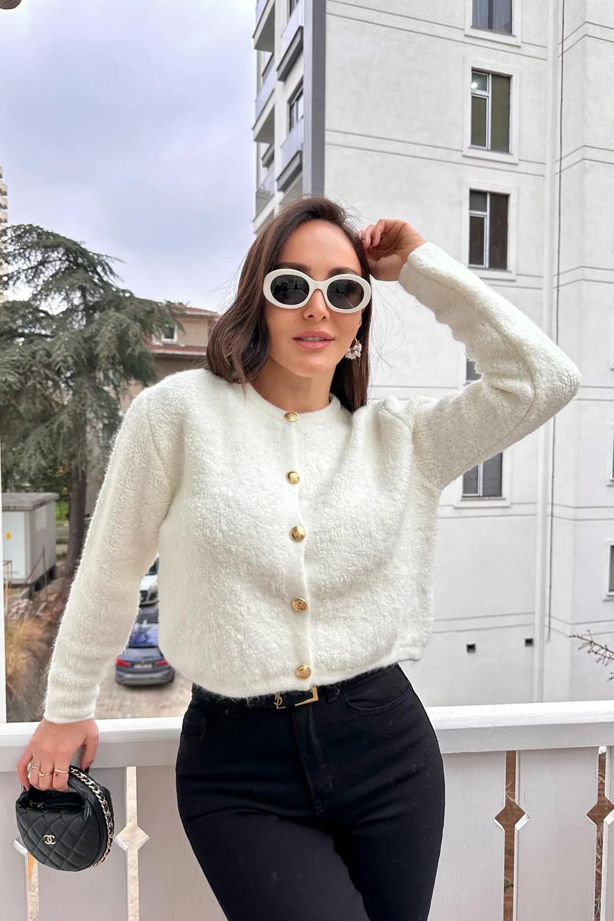 YUMOŞ DÜĞMELİ HIRKA EKRU