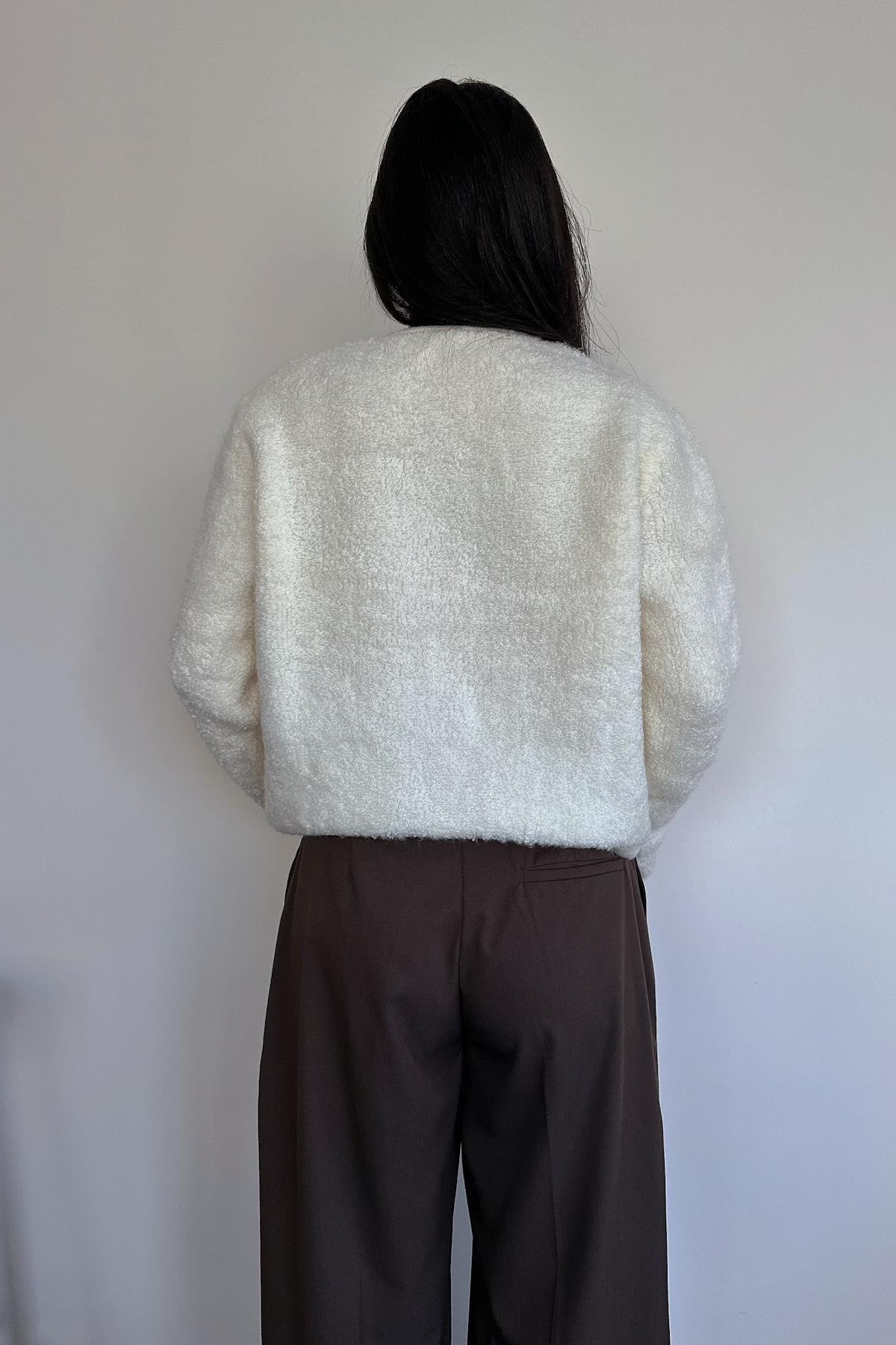 YUMOŞ DÜĞMELİ HIRKA EKRU