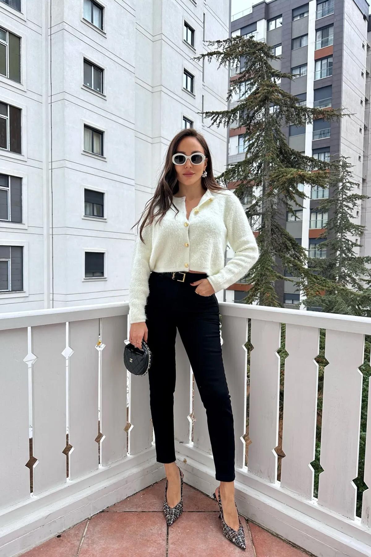 YUMOŞ DÜĞMELİ HIRKA EKRU