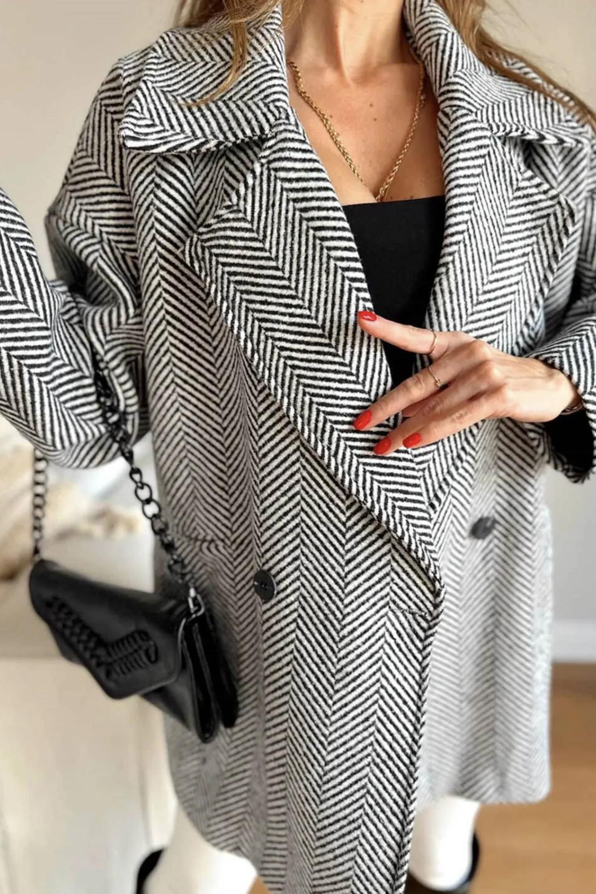 BALIK SIRTI ARA BOY DÜĞMELİ KABAN SİYAH-BEYAZ