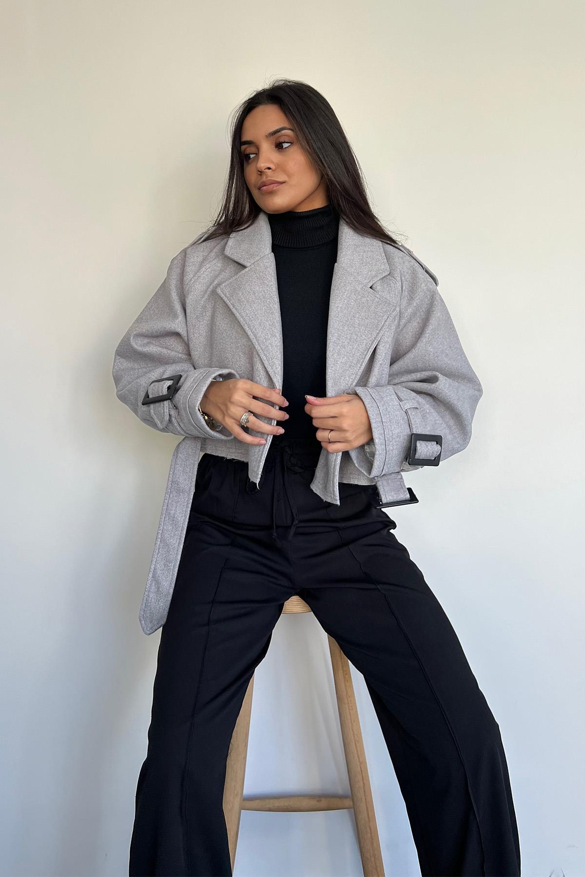 BELİ KEMERLİ KISA KIRÇILLI KAŞE KABAN GRİ