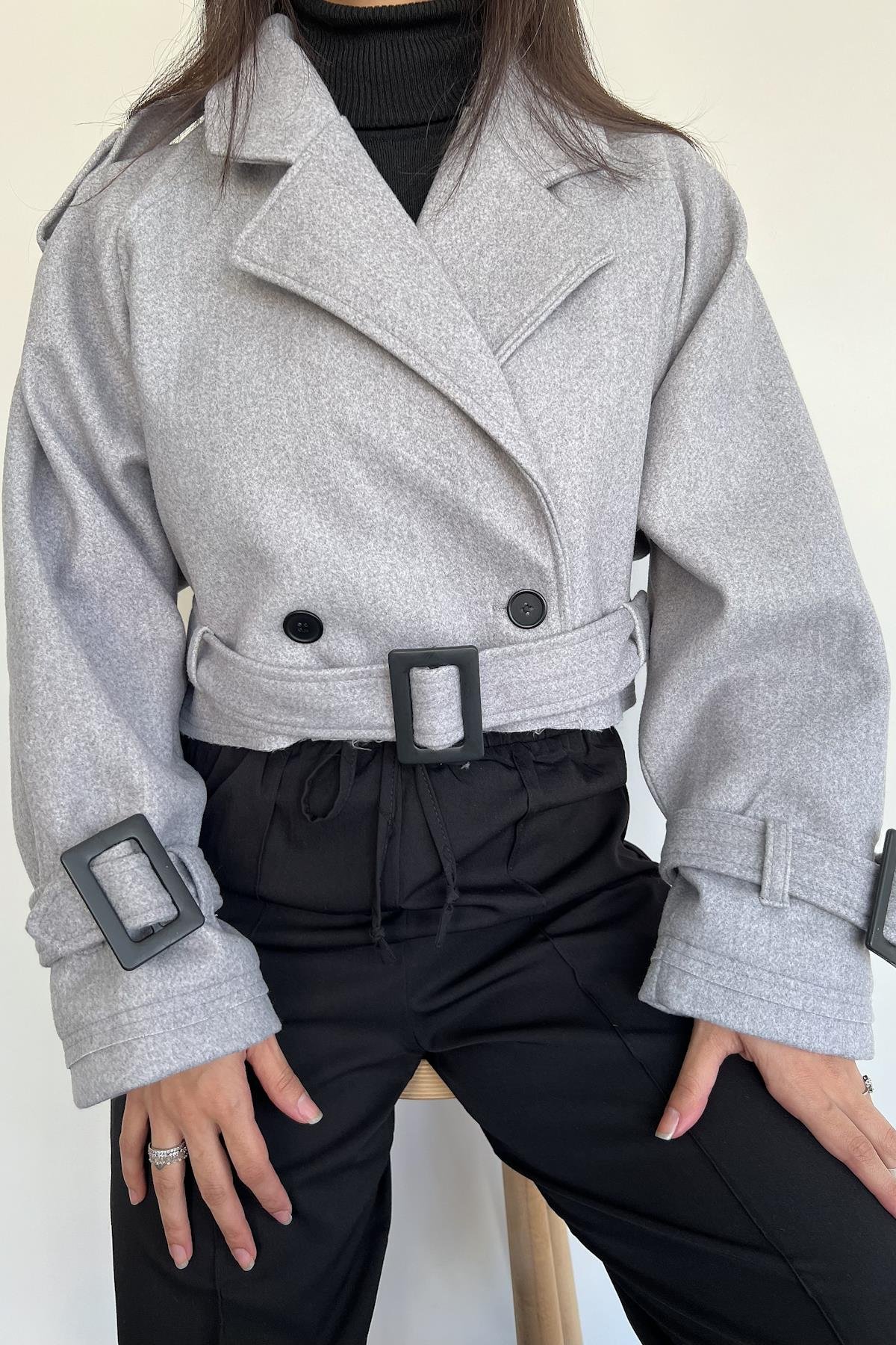 BELİ KEMERLİ KISA KIRÇILLI KAŞE KABAN GRİ